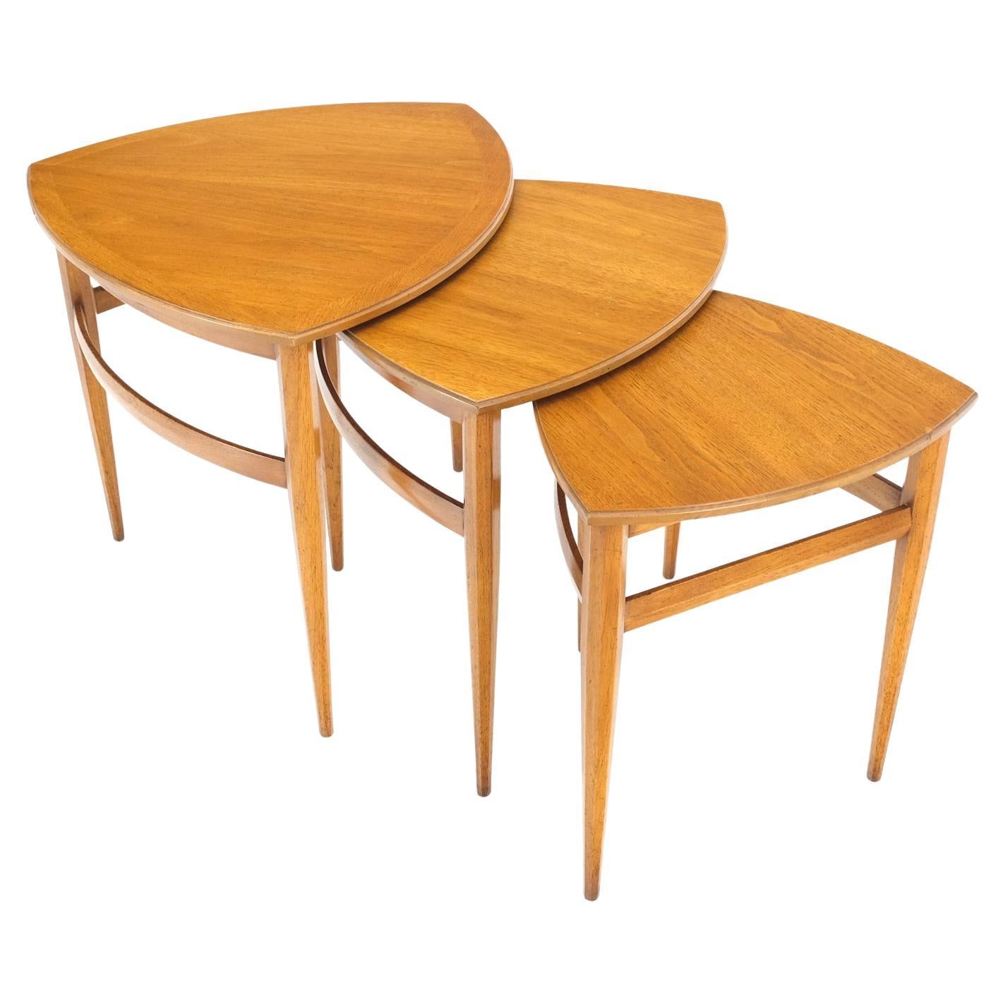 Set of Mid-Century Modern Three Rounded Triangle Shape Nesting Stacking  Tables For Sale at 1stDibs