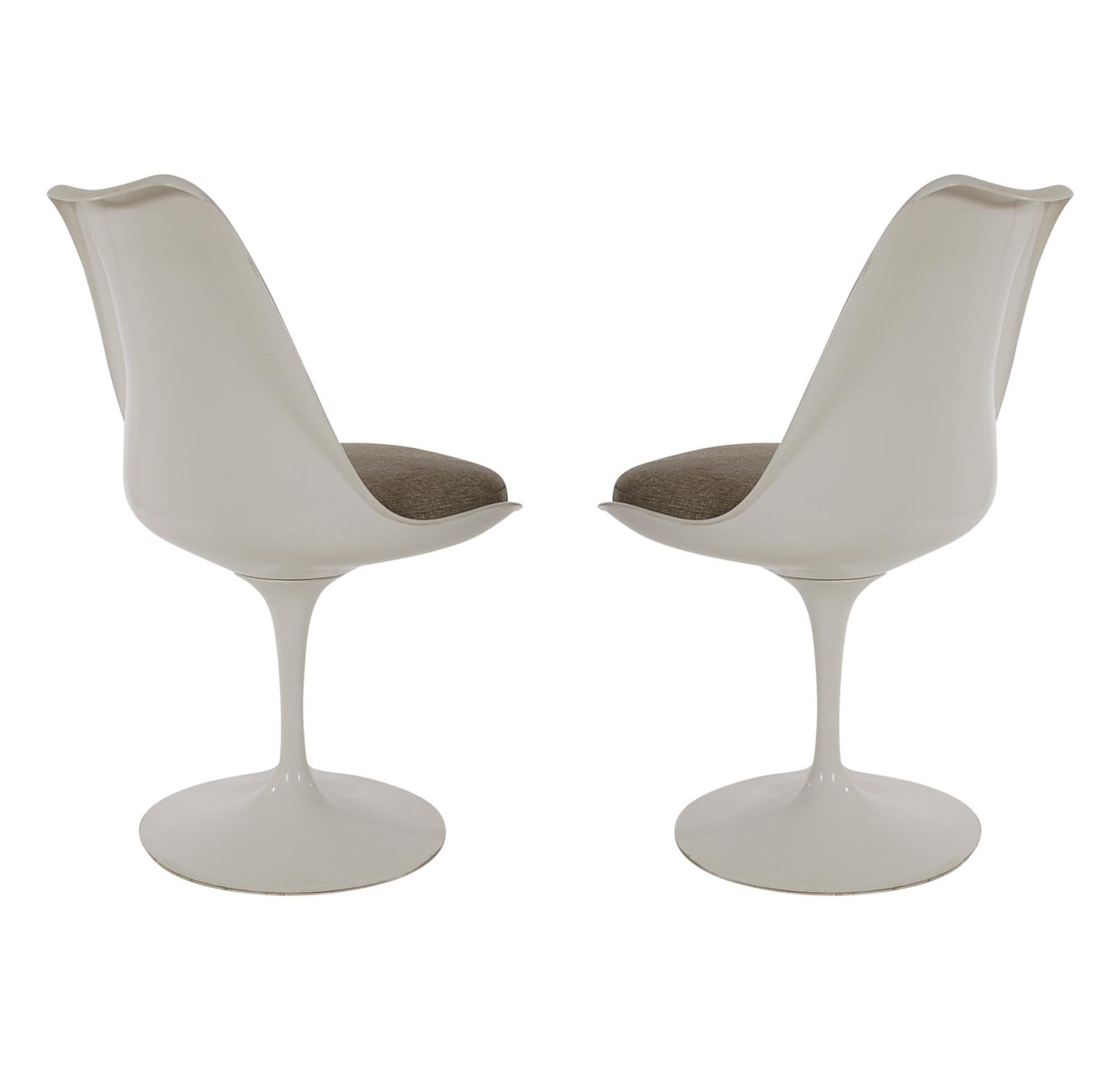 American Set of Mid-Century Modern Tulip Swivel Dining Chairs by Eero Saarinen for Knoll