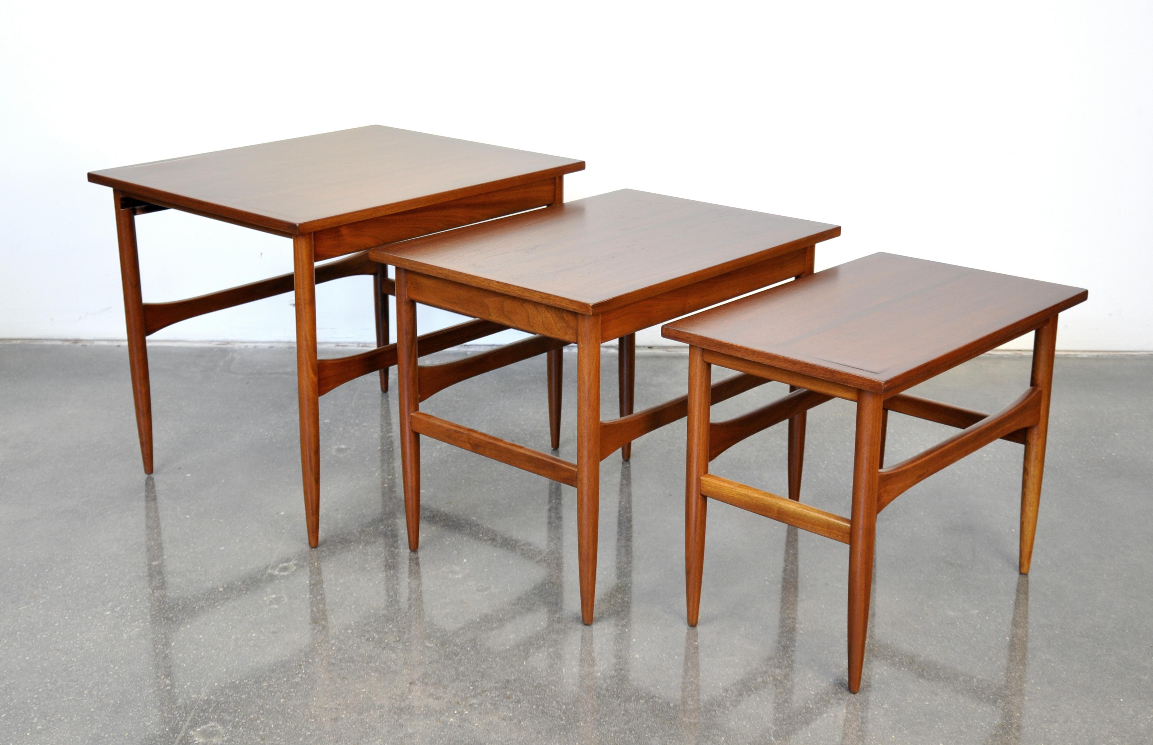 Mid-20th Century Mid-Century Modern Walnut Nesting Tables