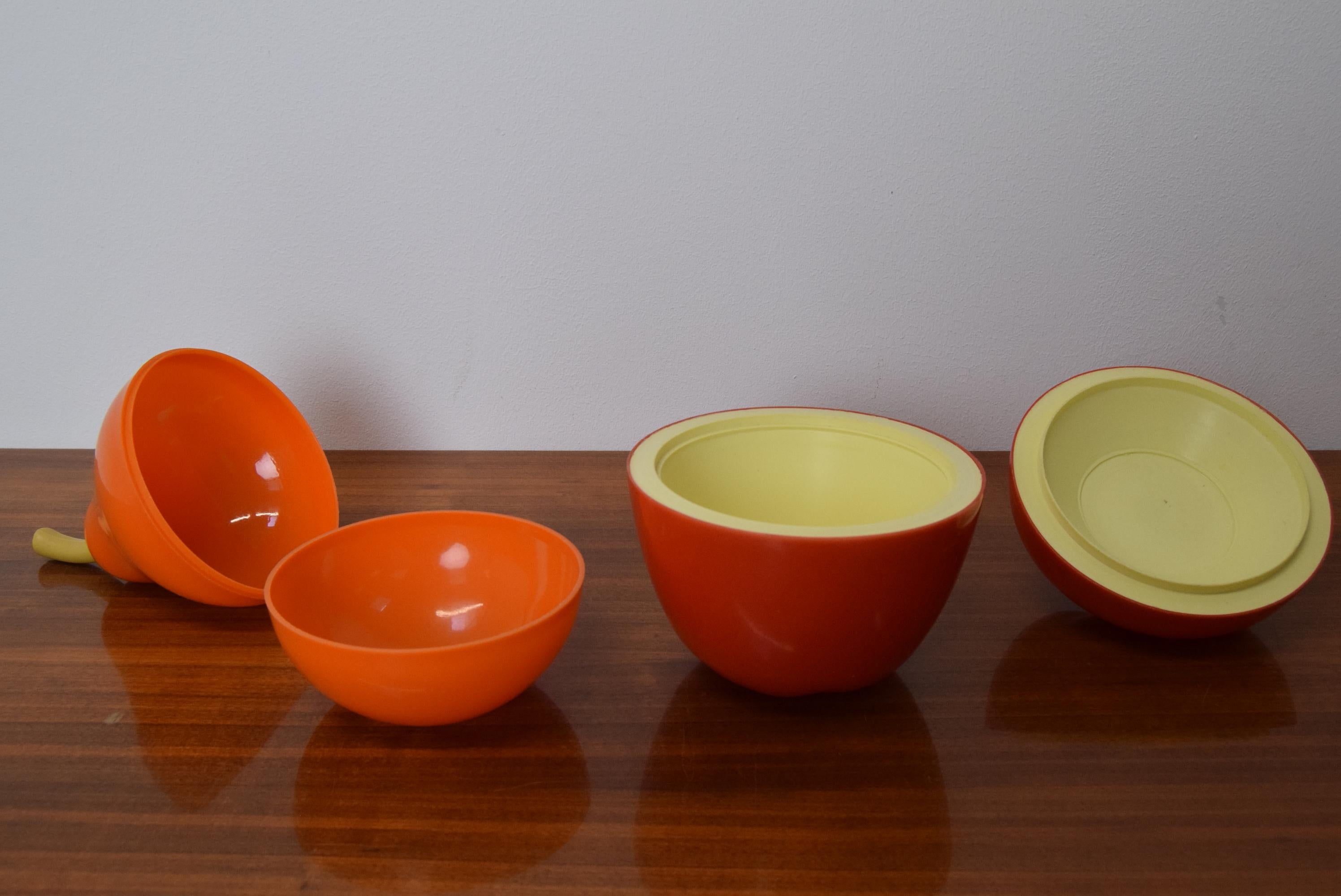 Set of Mid-Century Plastic Boxes, 1970's For Sale 2