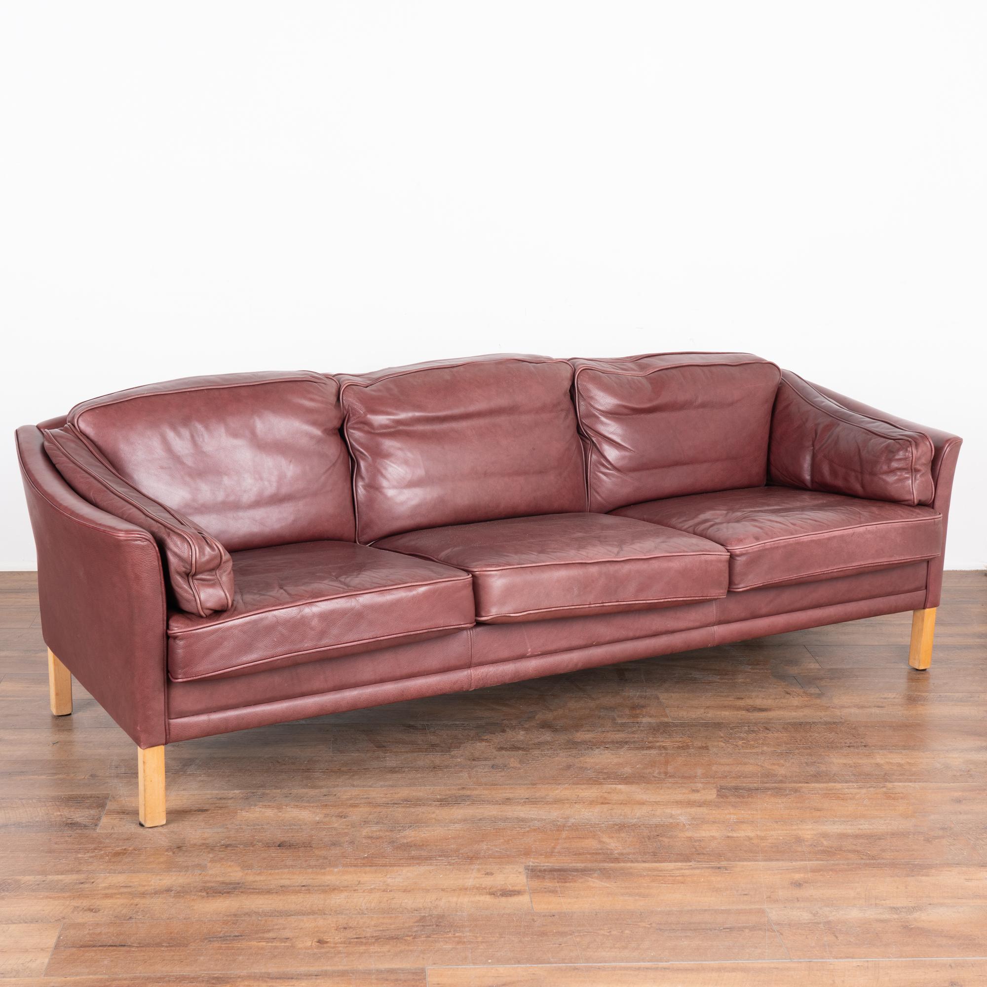 Mid-Century Modern Set of Mid Century Purple Leather 3 Seat Sofa & 2 Seat Loveseat, Denmark 1960-70 For Sale