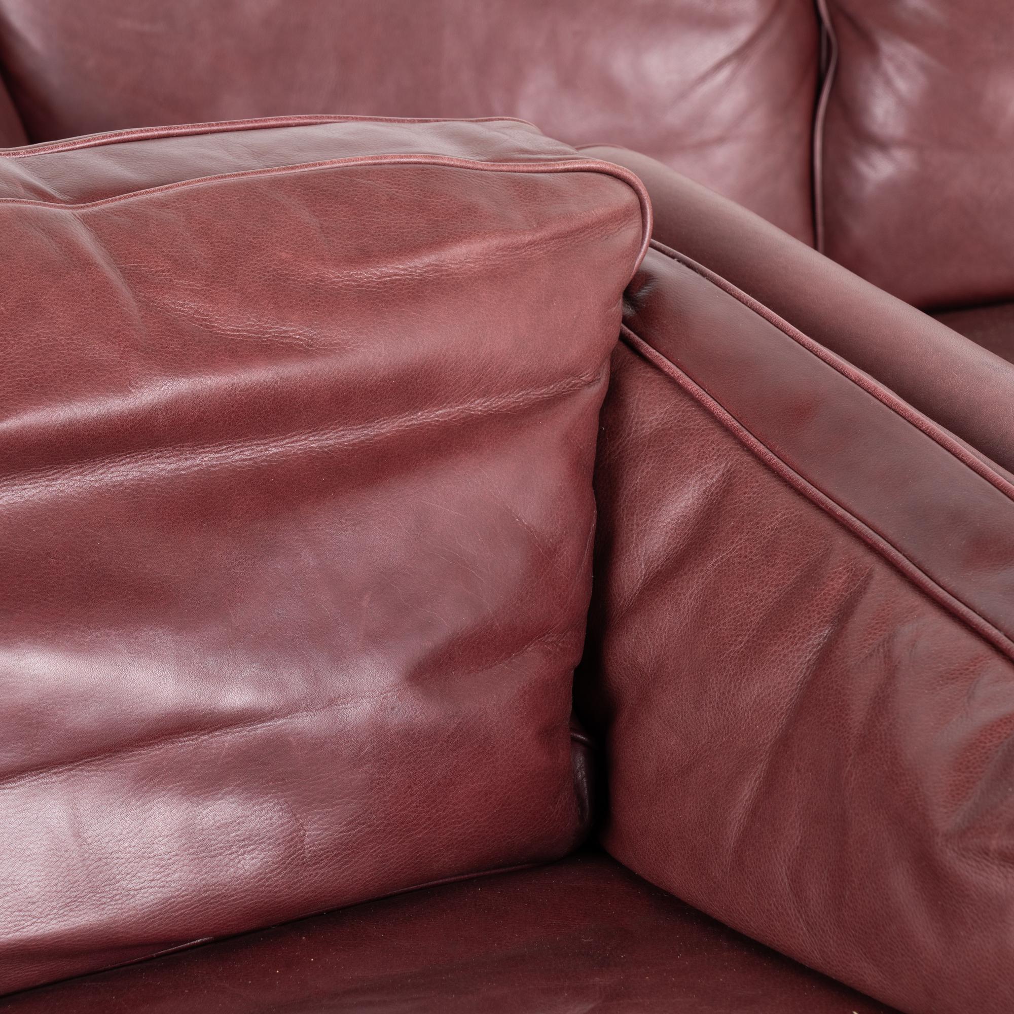 Set of Mid Century Purple Leather 3 Seat Sofa & 2 Seat Loveseat, Denmark 1960-70 For Sale 2