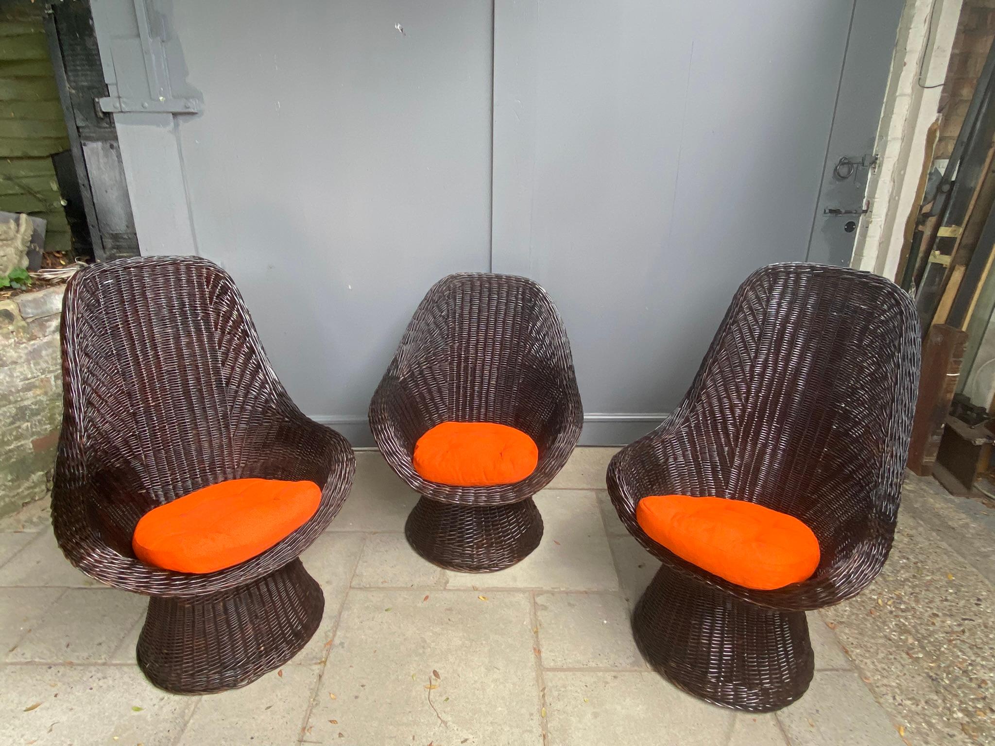 Mid Century Set of Wicker / Rattan Table & Chairs By Noordwolde, Dutch 1970s For Sale 13