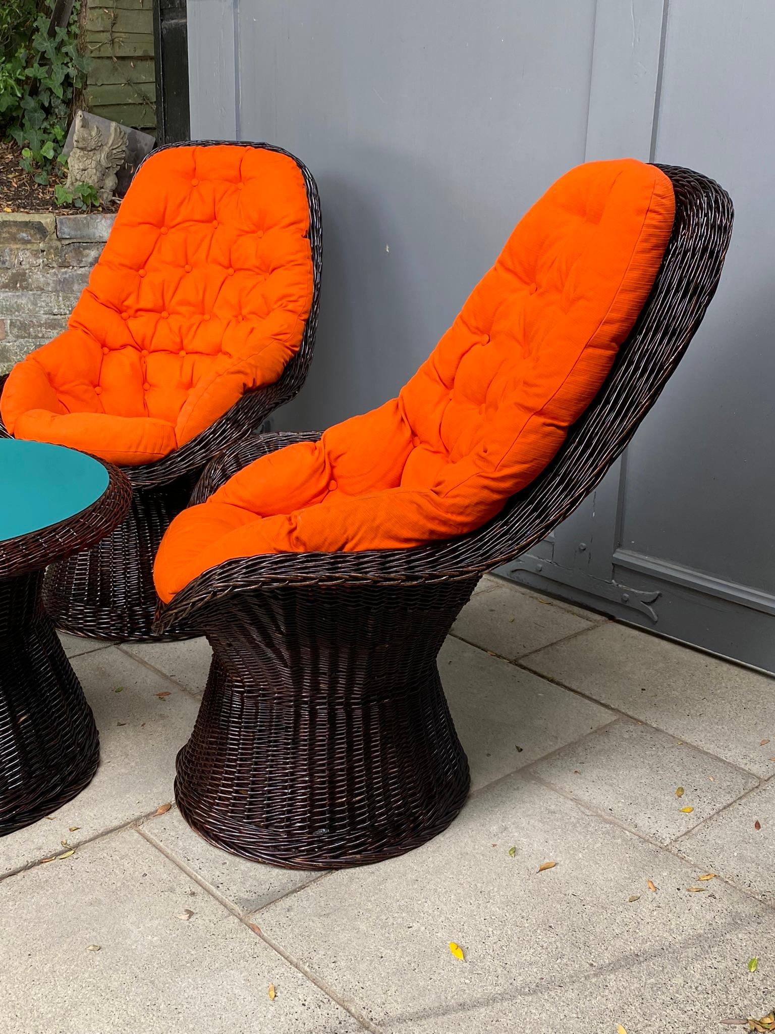 Olandese Set di tavoli e sedie in vimini e rattan di Noordwolde, Olanda, anni '70. in vendita