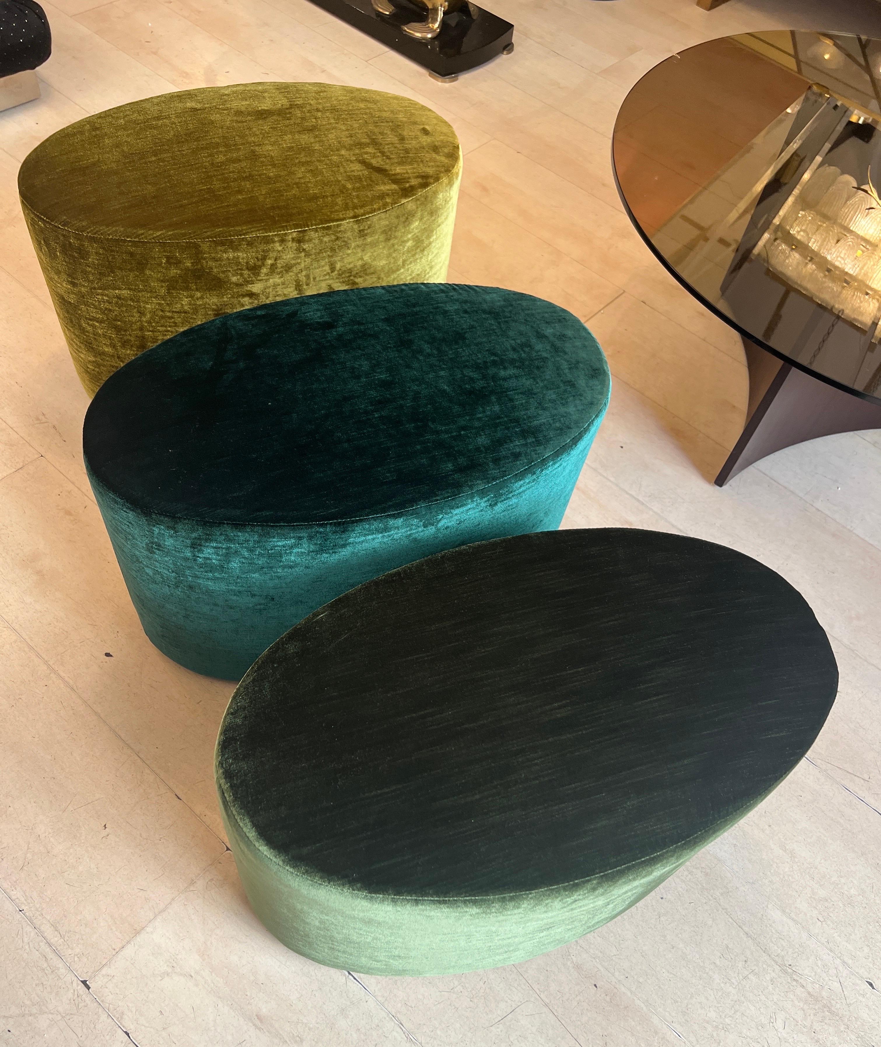 Set of Mid-Century Round Coffee Table and Three Green Velvet Foldaway Poufs 11