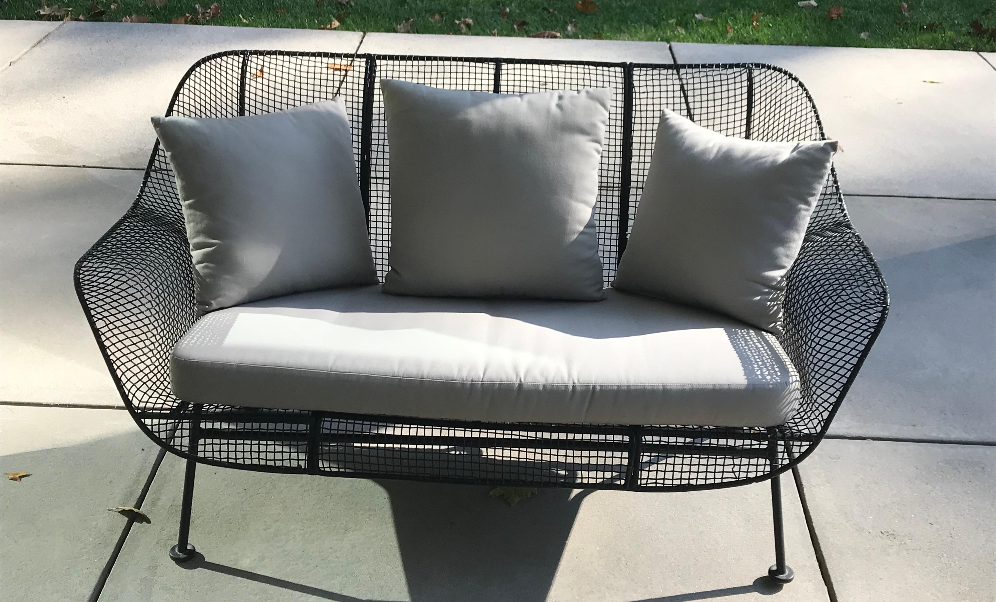 Set of Mid Century Russell Woodard Sculptura Sette and Four Lounge Chairs In Good Condition In Bedford Hills, NY
