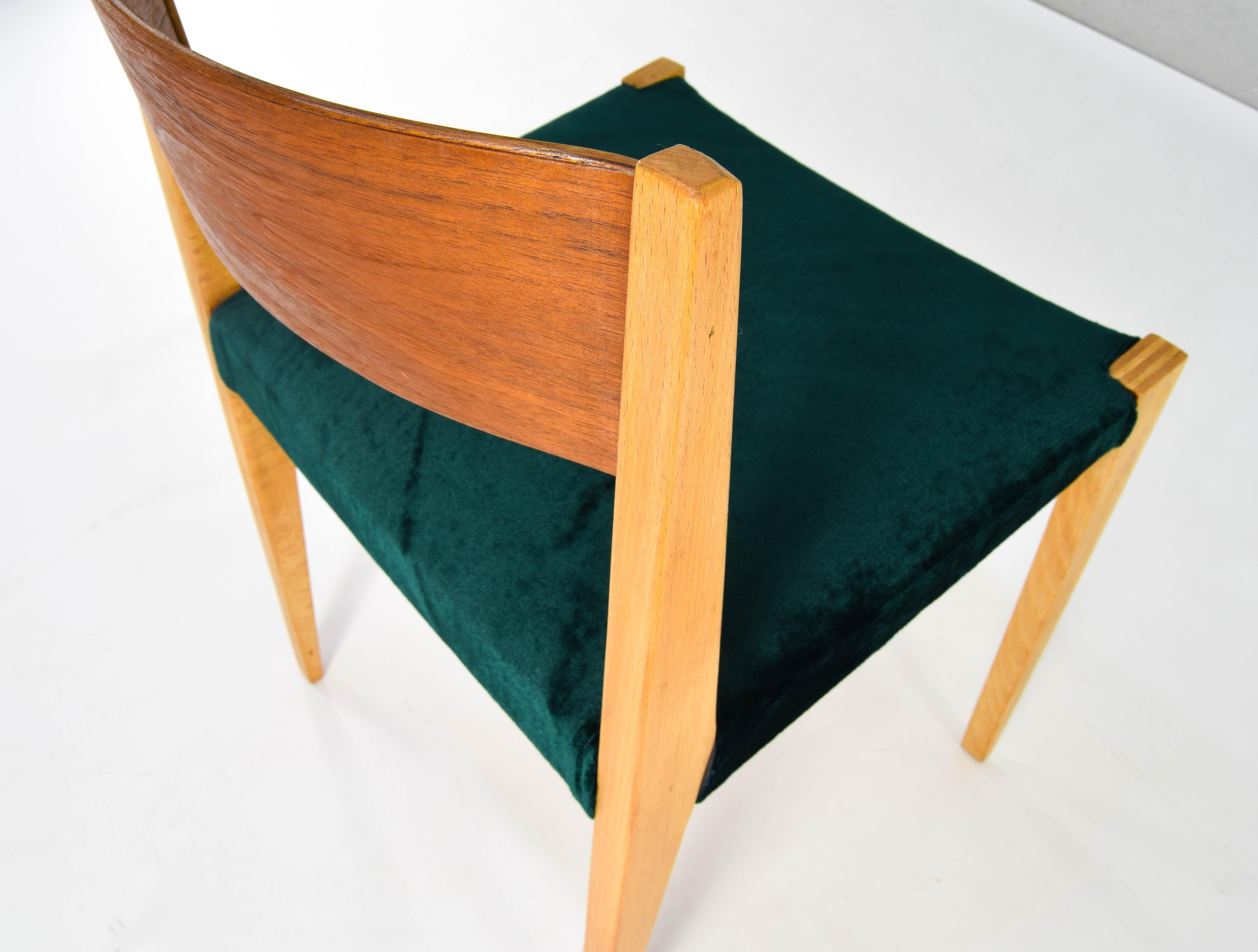 Set of Mid Century Scandinavian Modern in the manner of Cadovius Pia Chair 60s For Sale 11