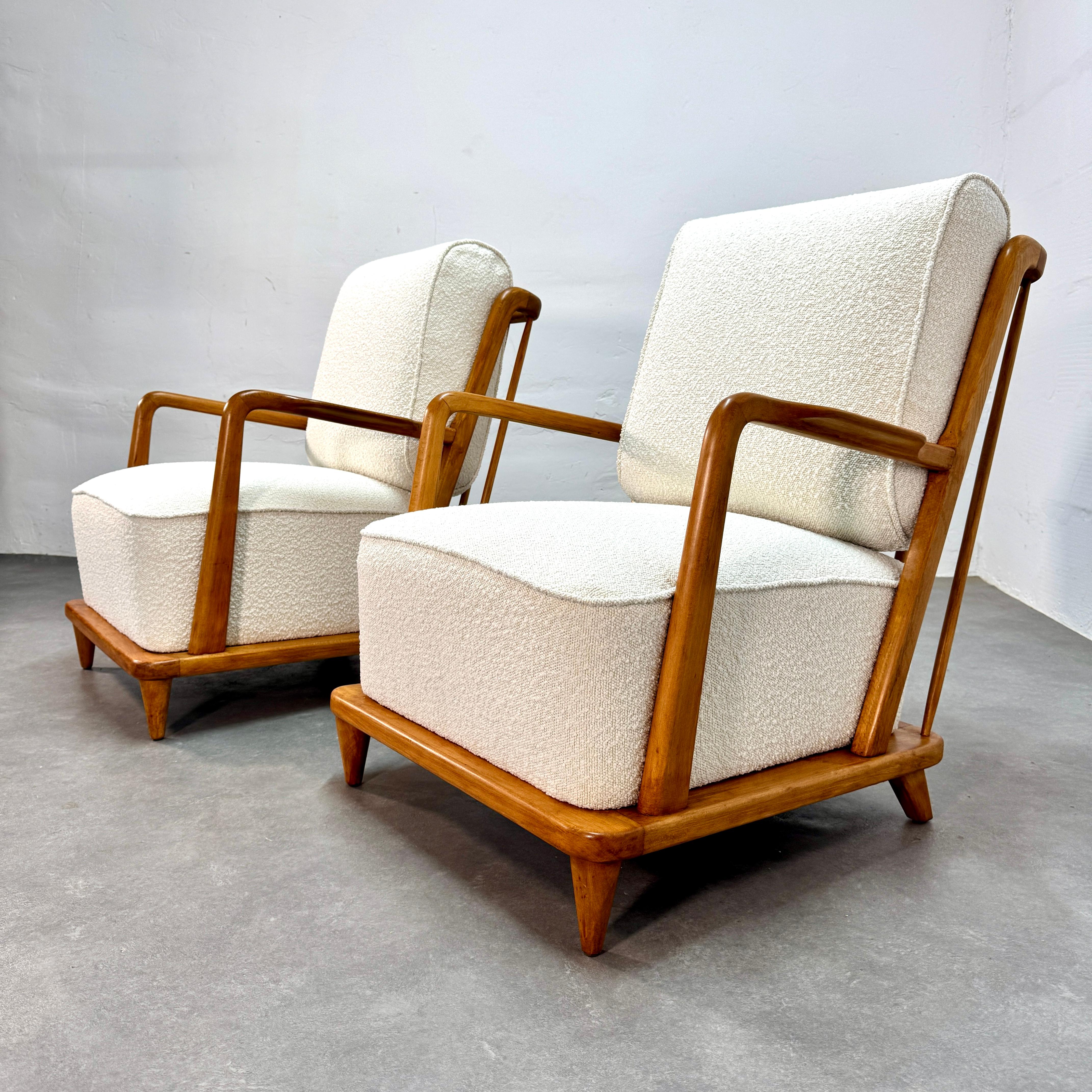 Set of Mid-Century spindle back cherrywood loungechairs. 7