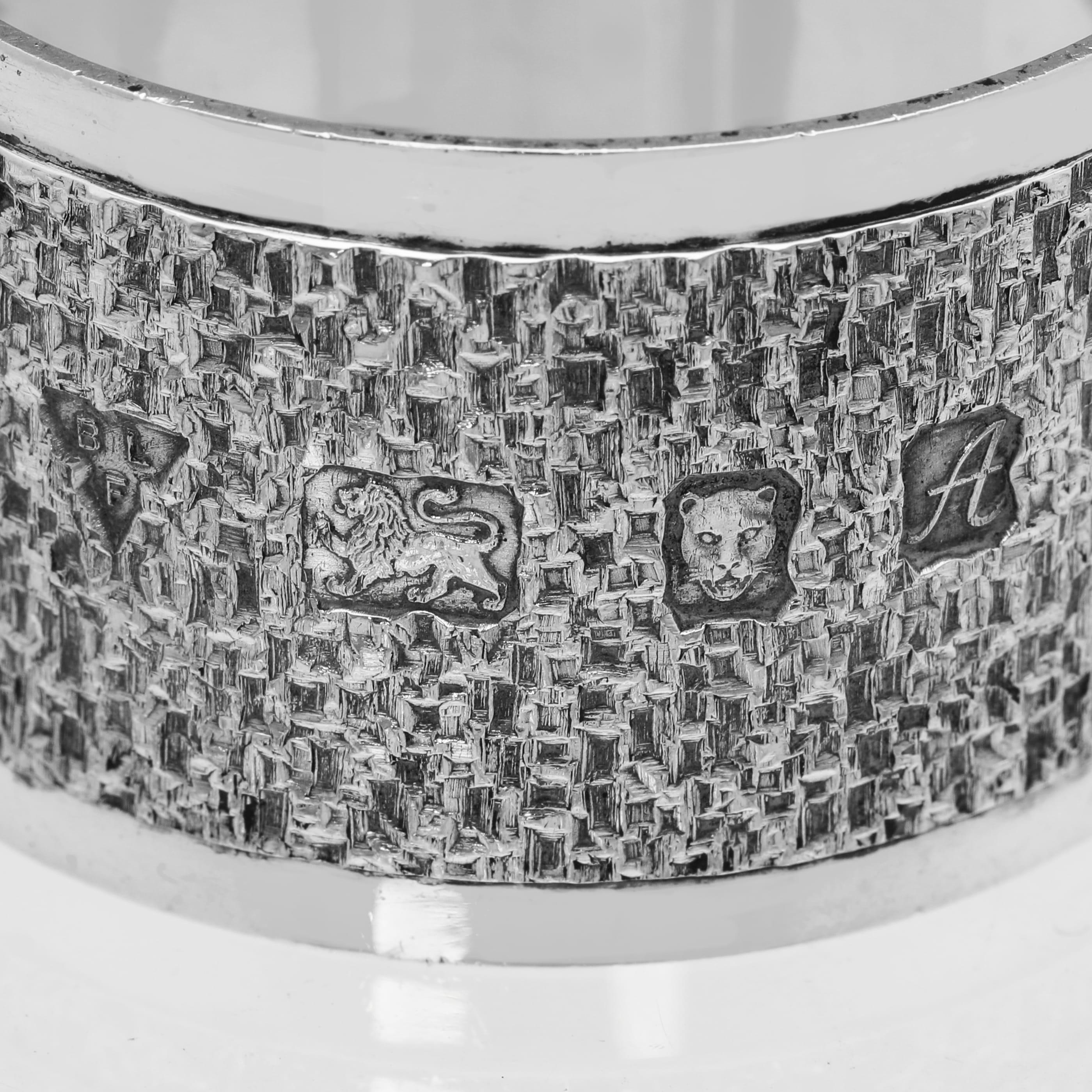 Fine XX secolo Set di portatovaglioli in argento sterling di metà secolo realizzati da Brian Leslie Fuller nel 1975 in vendita