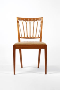 Satz schwedischer Josef Frank Rattan-Esszimmerstühle aus der Jahrhundertmitte