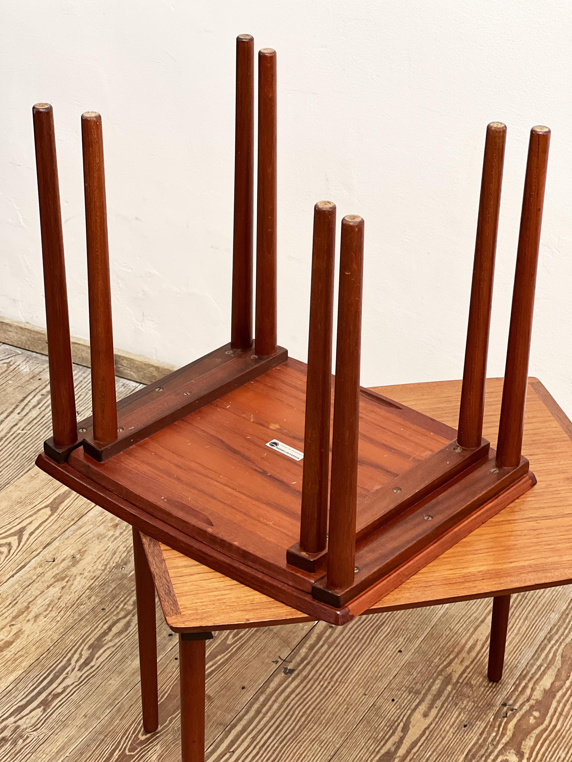 Set of Mid Century Teak boat-shaped Nesting, Coffee or Sofa Tables, 1960s For Sale 4