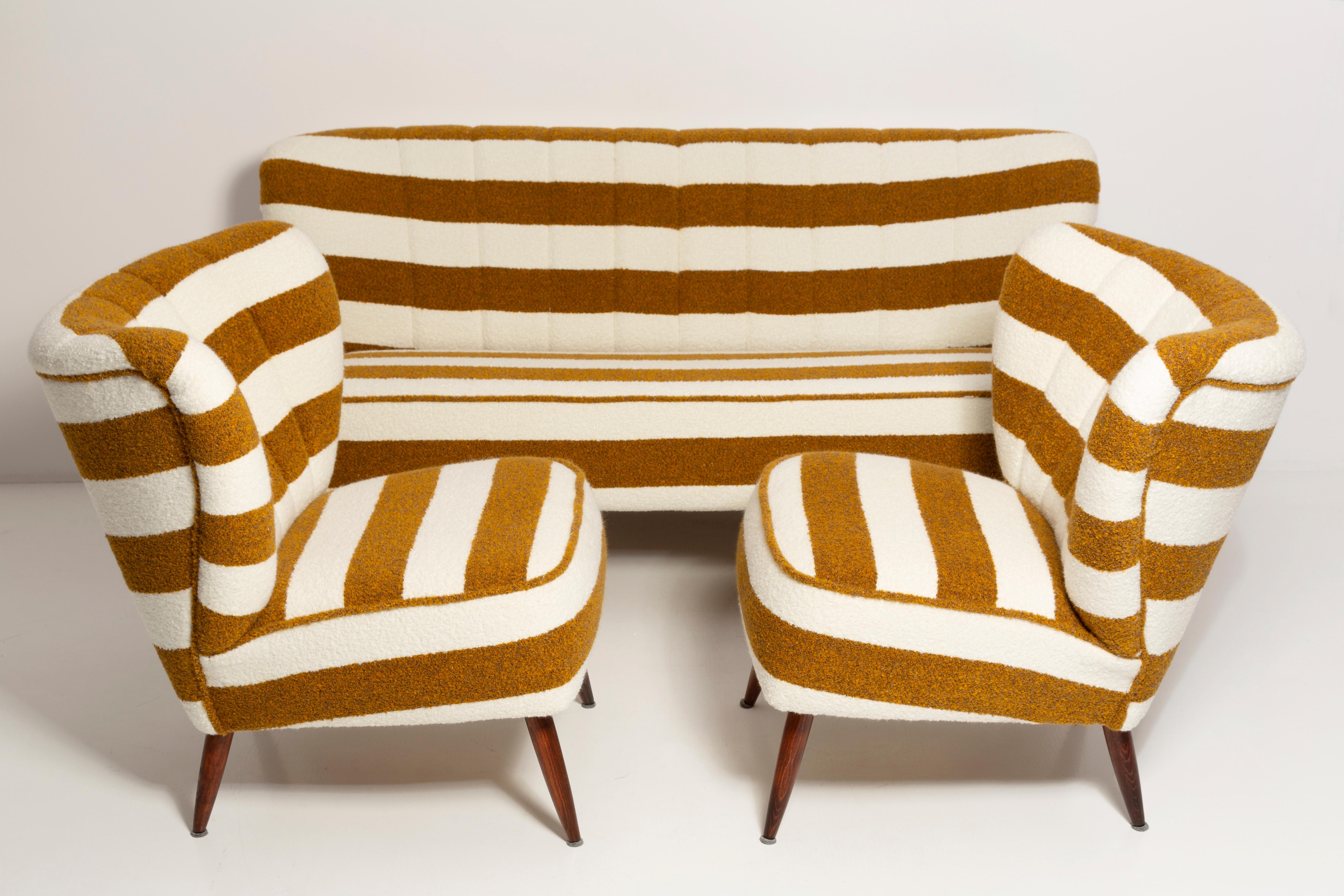 Set of Mid Century White and Mustard Boucle Sofa and Armchairs, Europe, 1960s In Excellent Condition For Sale In 05-080 Hornowek, PL