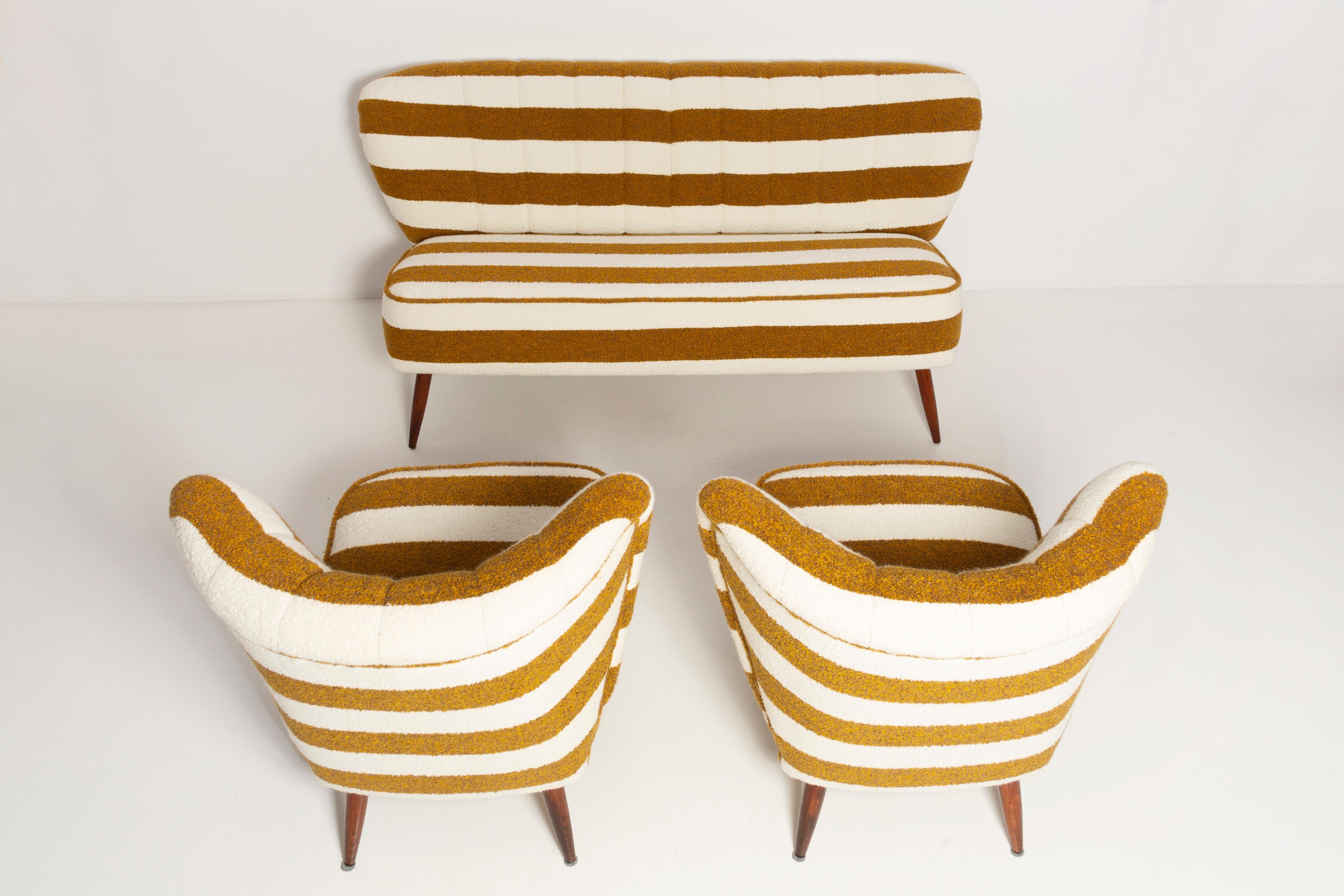 Set of Mid Century White and Mustard Boucle Sofa and Armchairs, Europe, 1960s For Sale 1