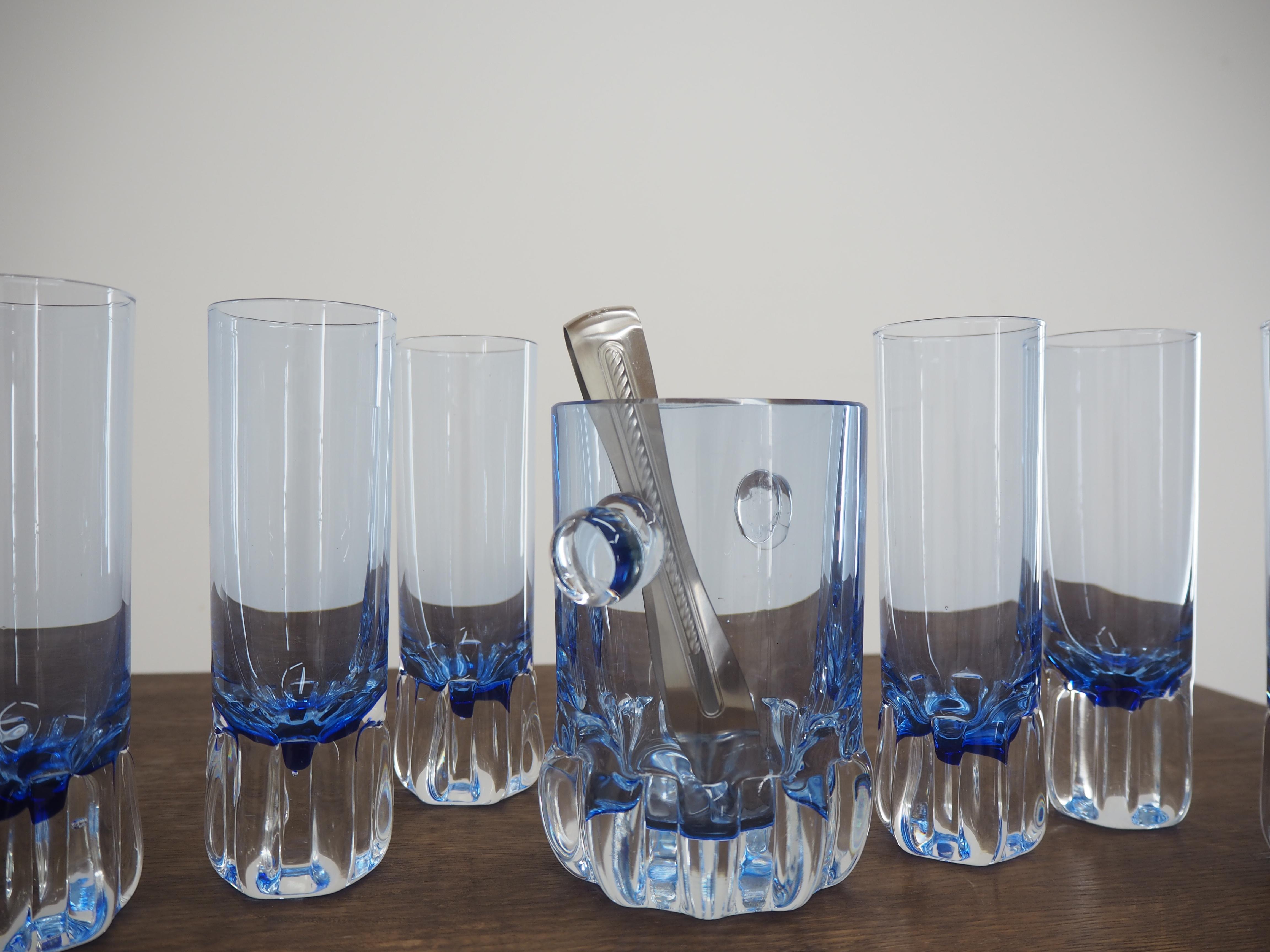 Ensemble de verres et bols pour la glace du milieu du siècle dernier, 1960 en vente 1