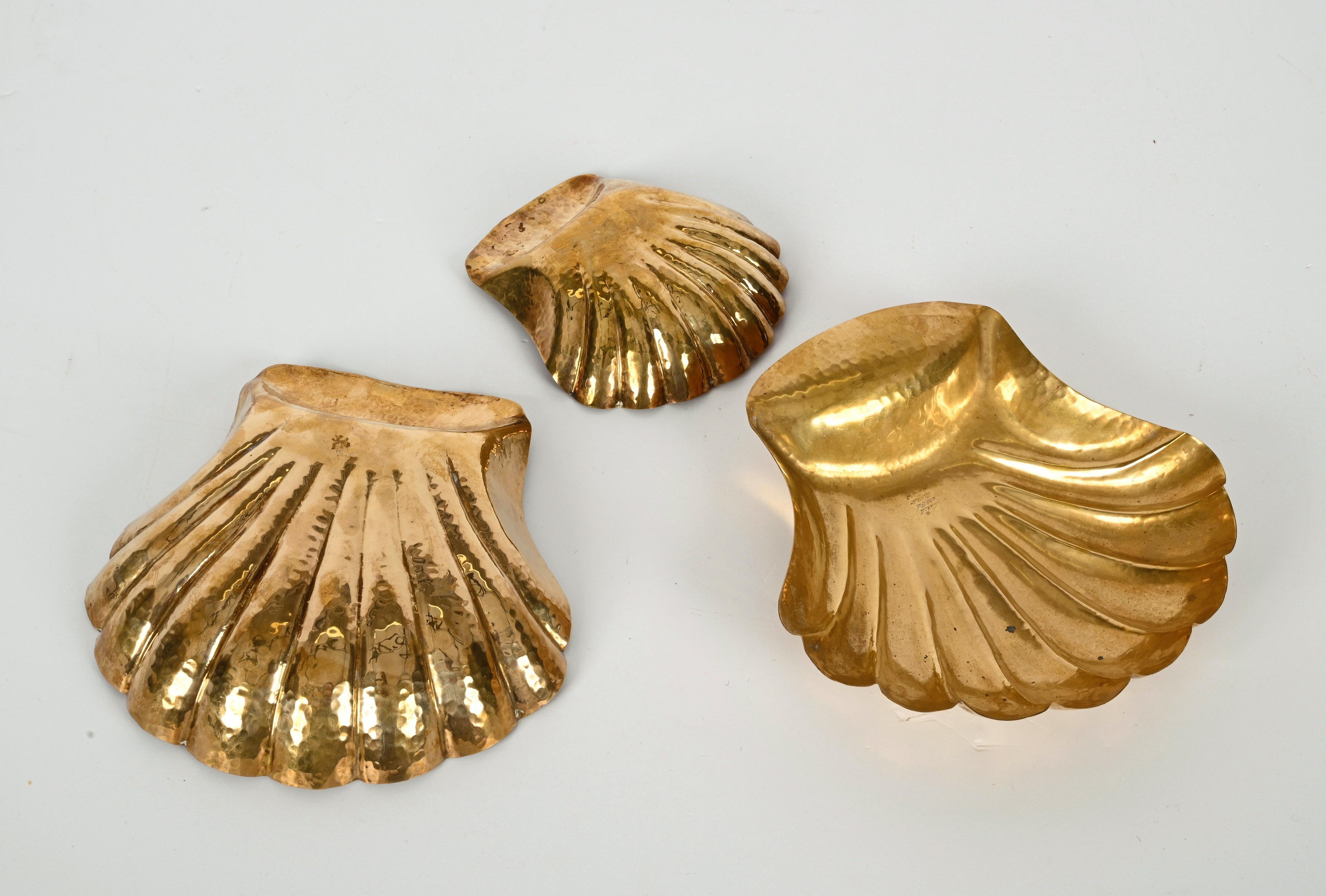 Set of Midcentury Italian Handmade Brass Shell Shaped Bowls for Metal Art, 1970s For Sale 7