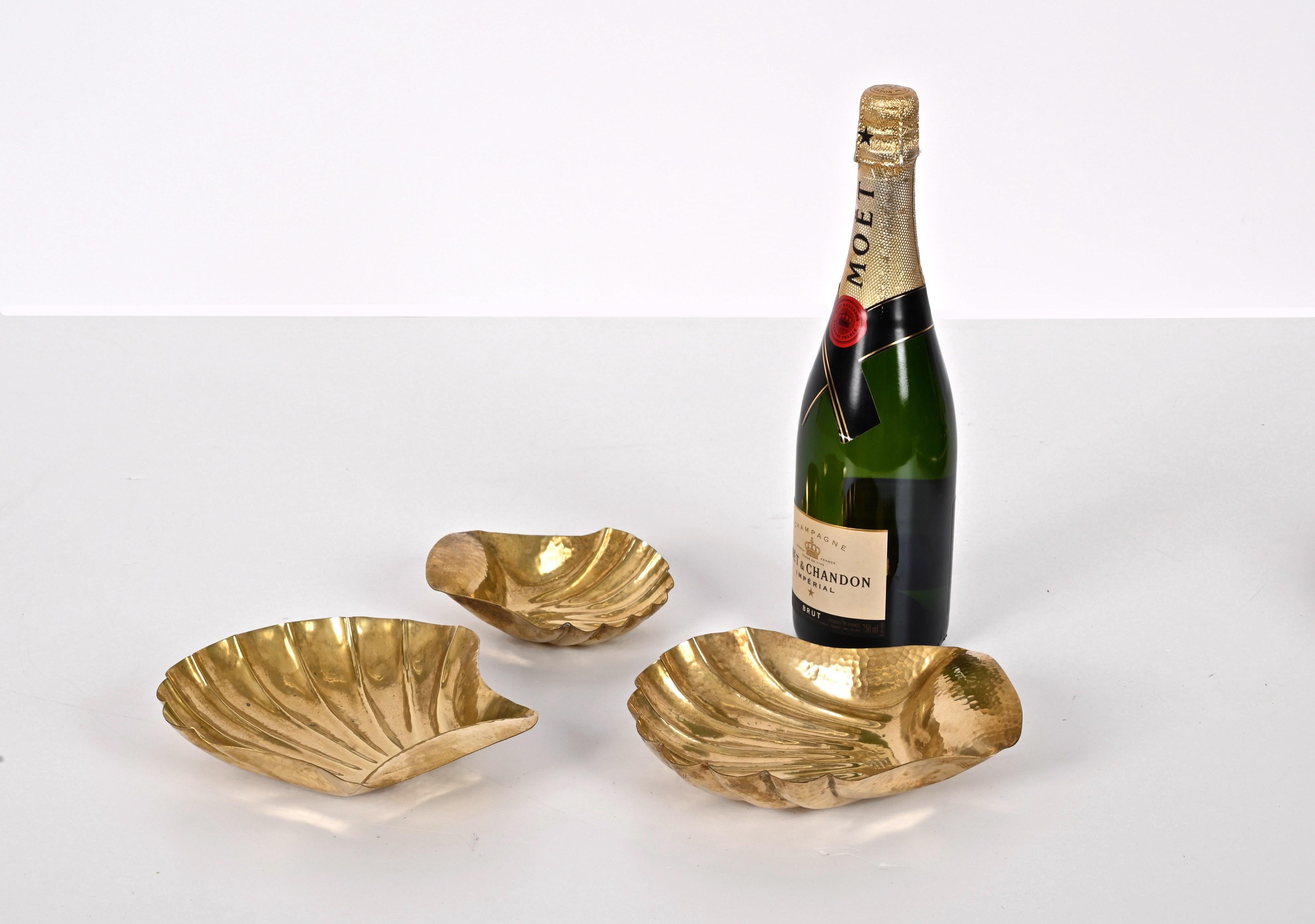 Set of Midcentury Italian Handmade Brass Shell Shaped Bowls for Metal Art, 1970s For Sale 9