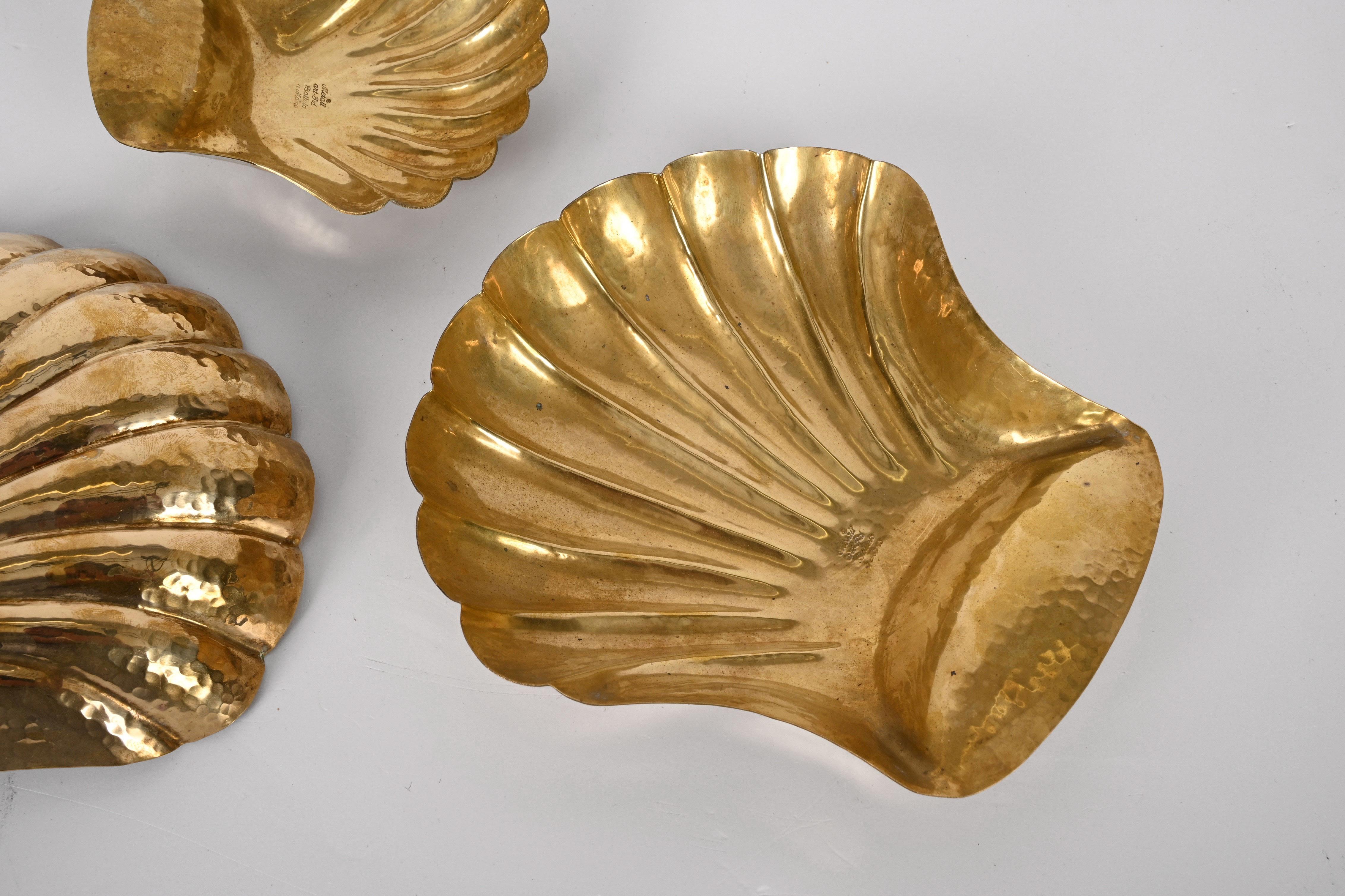 Set of Midcentury Italian Handmade Brass Shell Shaped Bowls for Metal Art, 1970s For Sale 13