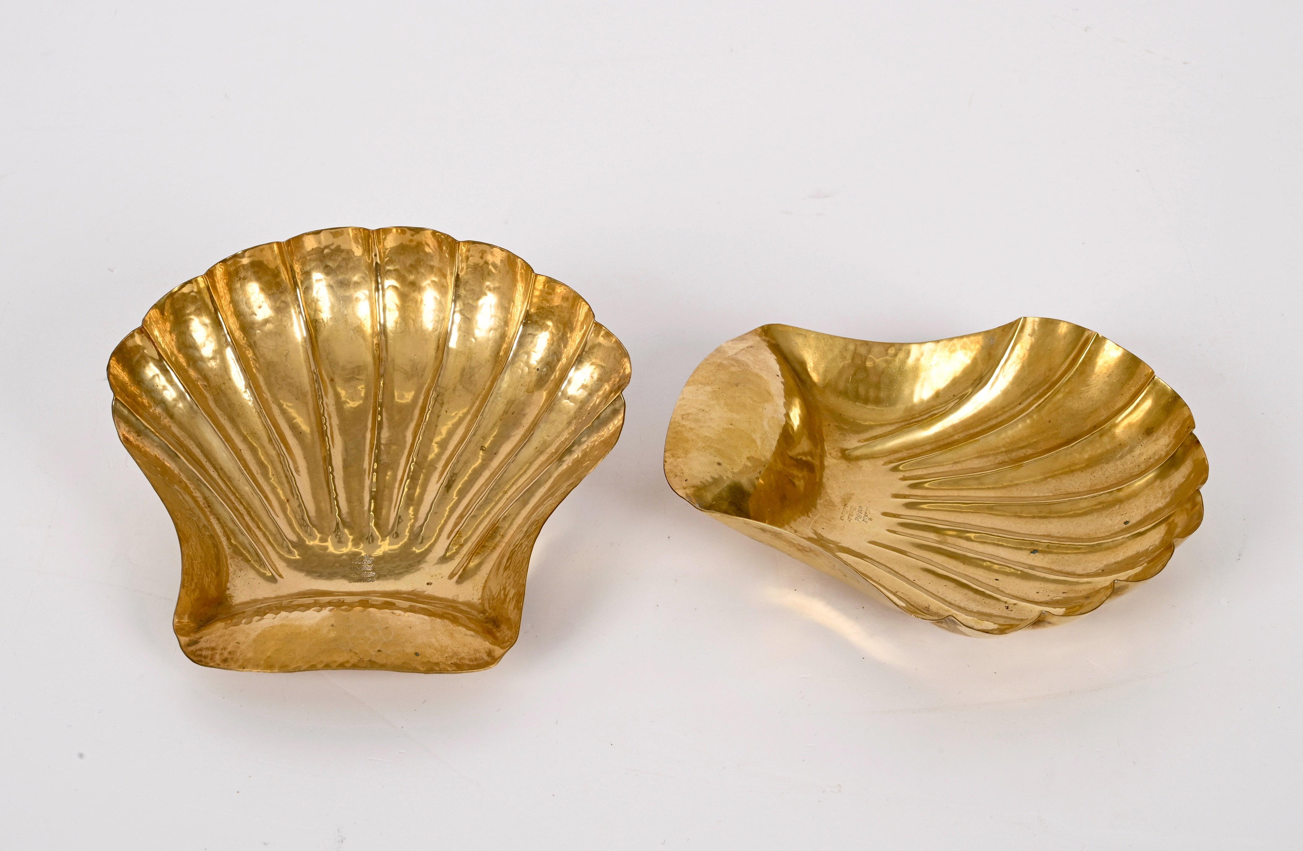 Late 20th Century Set of Midcentury Italian Handmade Brass Shell Shaped Bowls for Metal Art, 1970s For Sale