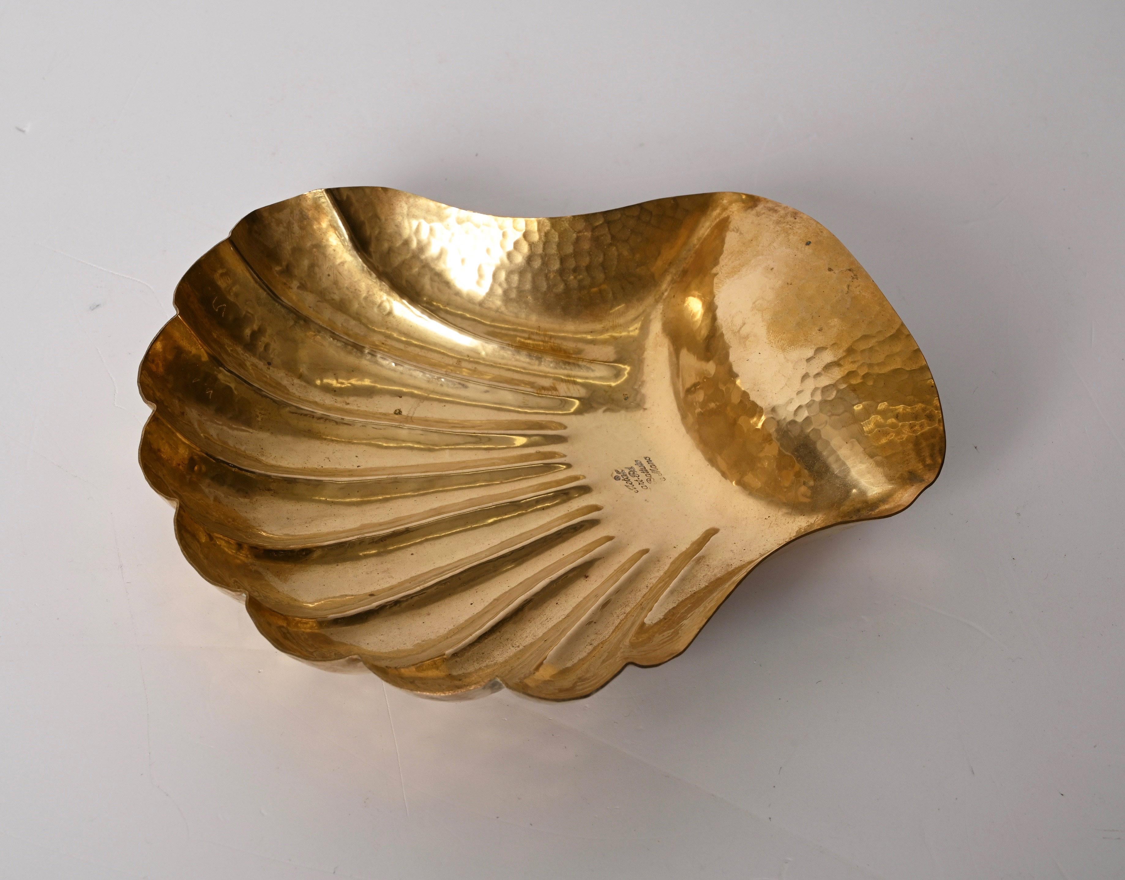 Set of Midcentury Italian Handmade Brass Shell Shaped Bowls for Metal Art, 1970s For Sale 4