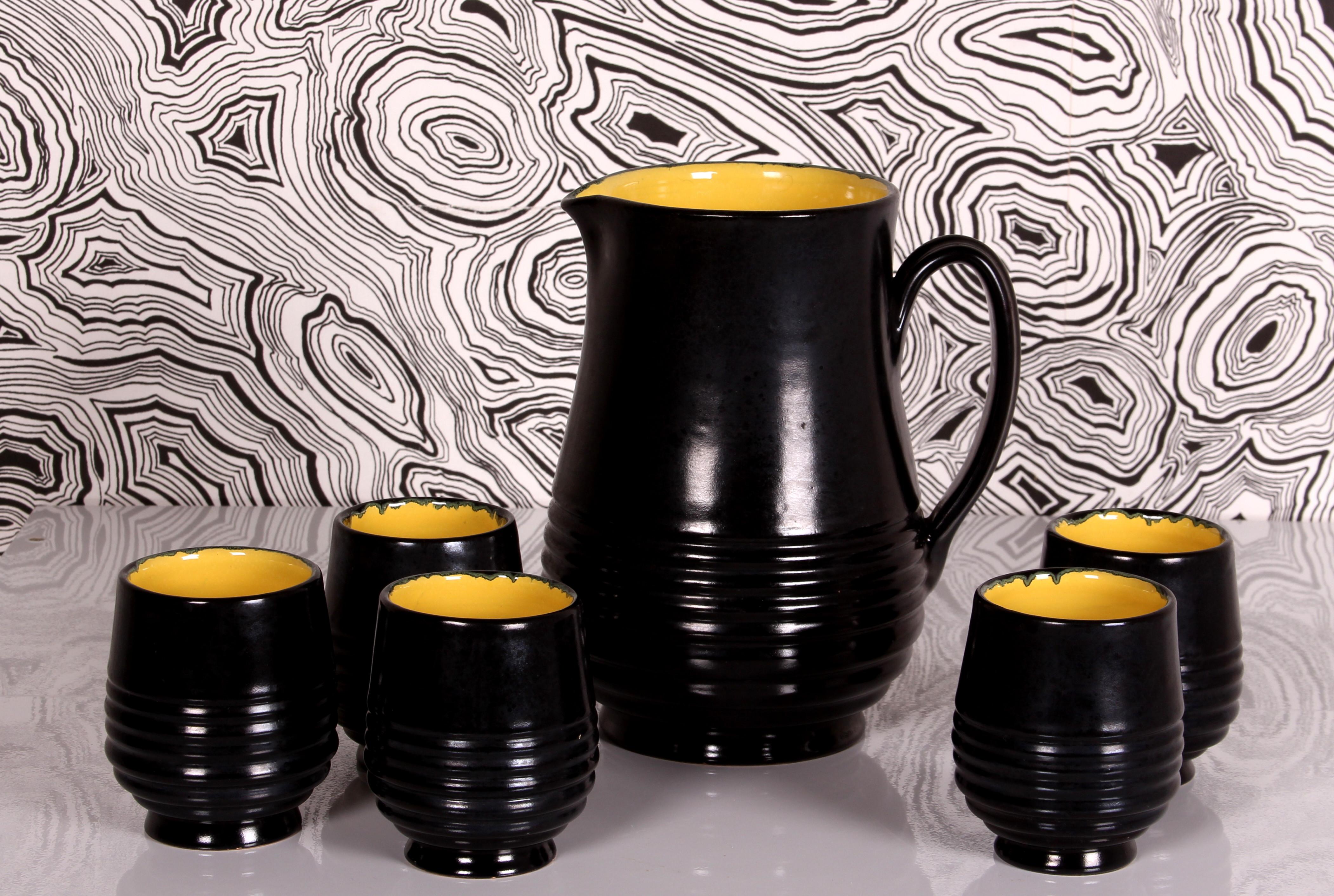 SET of midcentury Italy Grottaglie Drink Set Jug + 5 cups art pottery In Good Condition For Sale In Landshut, BY