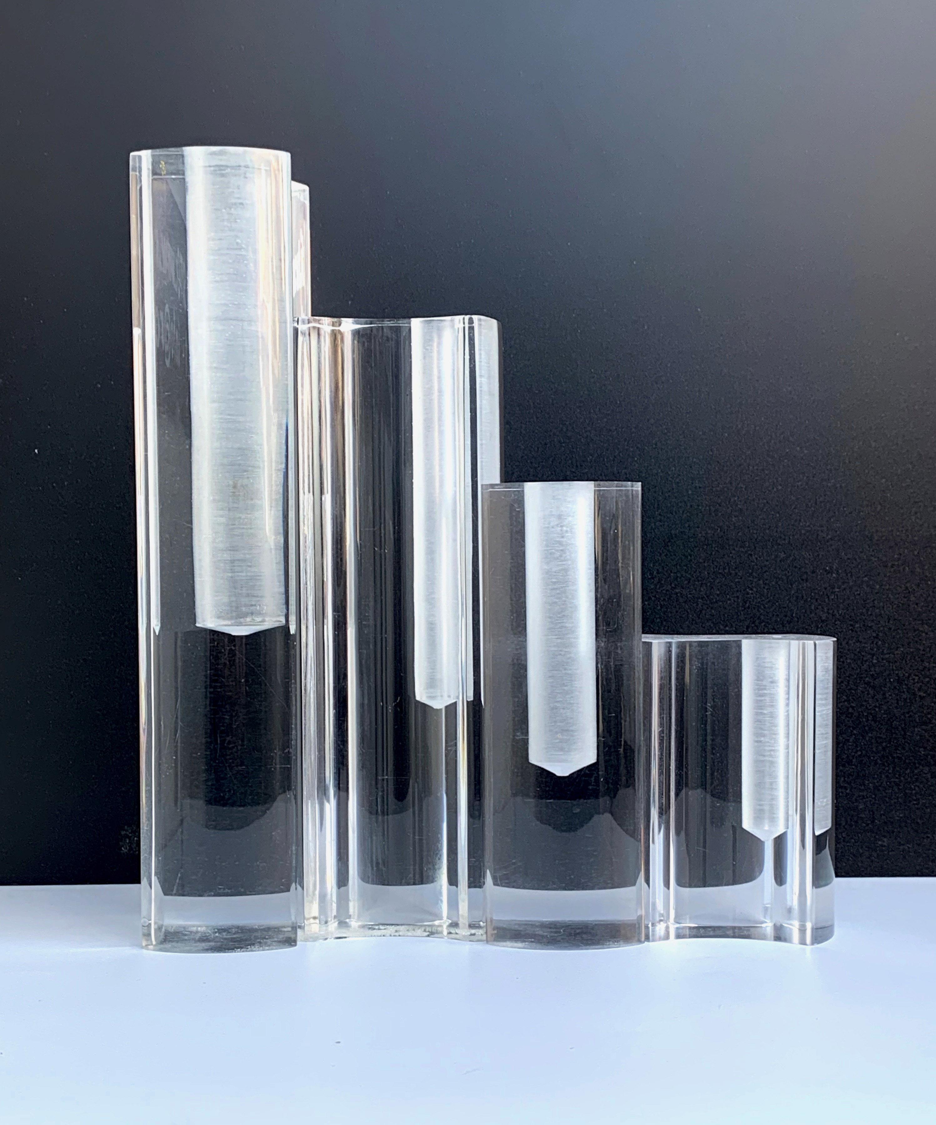 Set of Mid-Century Modern Guzzini Crystal Lucite Italian Vases, 1970s In Fair Condition For Sale In Roma, IT