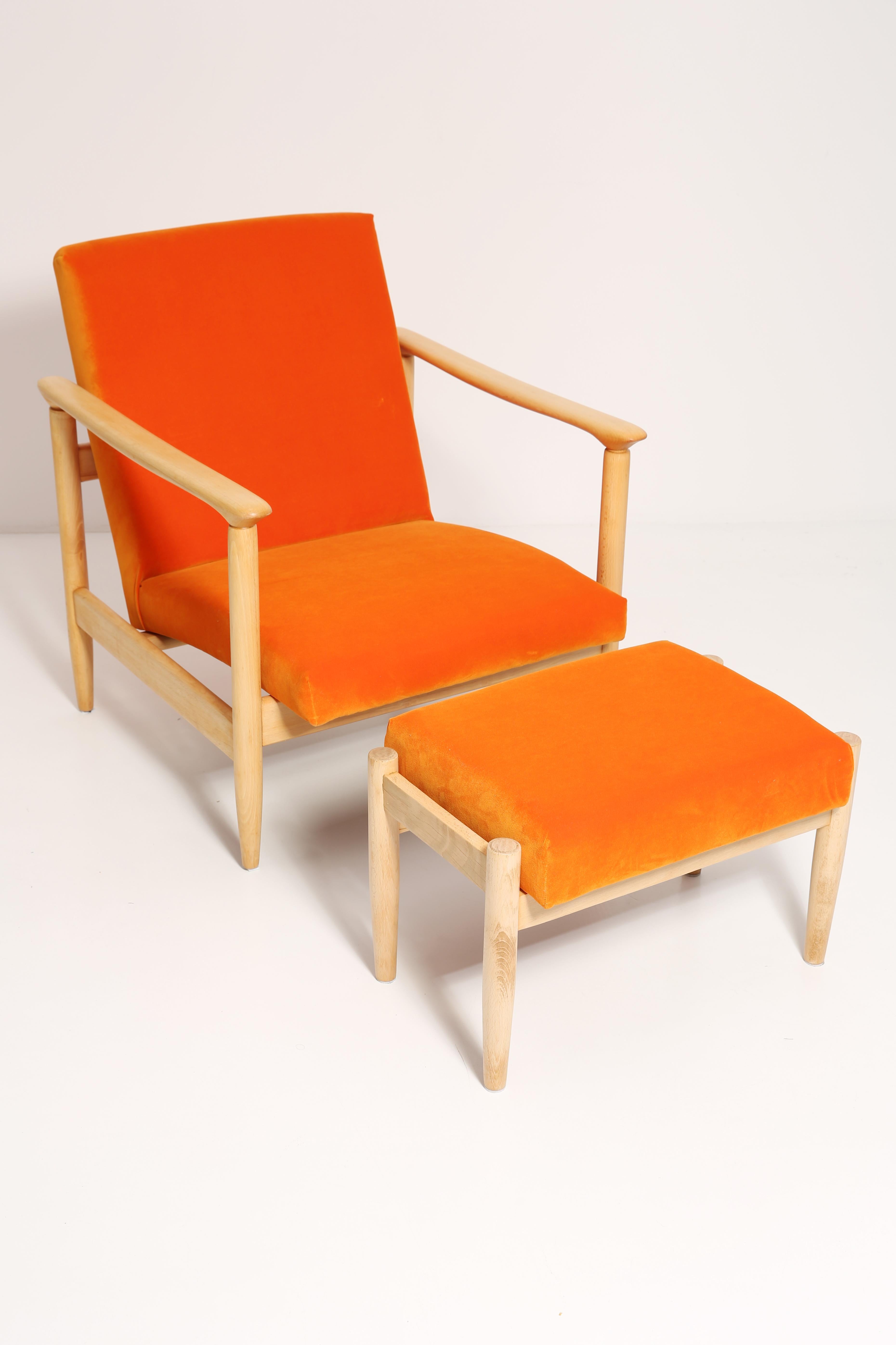 Fabric Set of Midcentury Orange Velvet Armchairs and Stools, Edmund Homa, Europe, 1960s For Sale