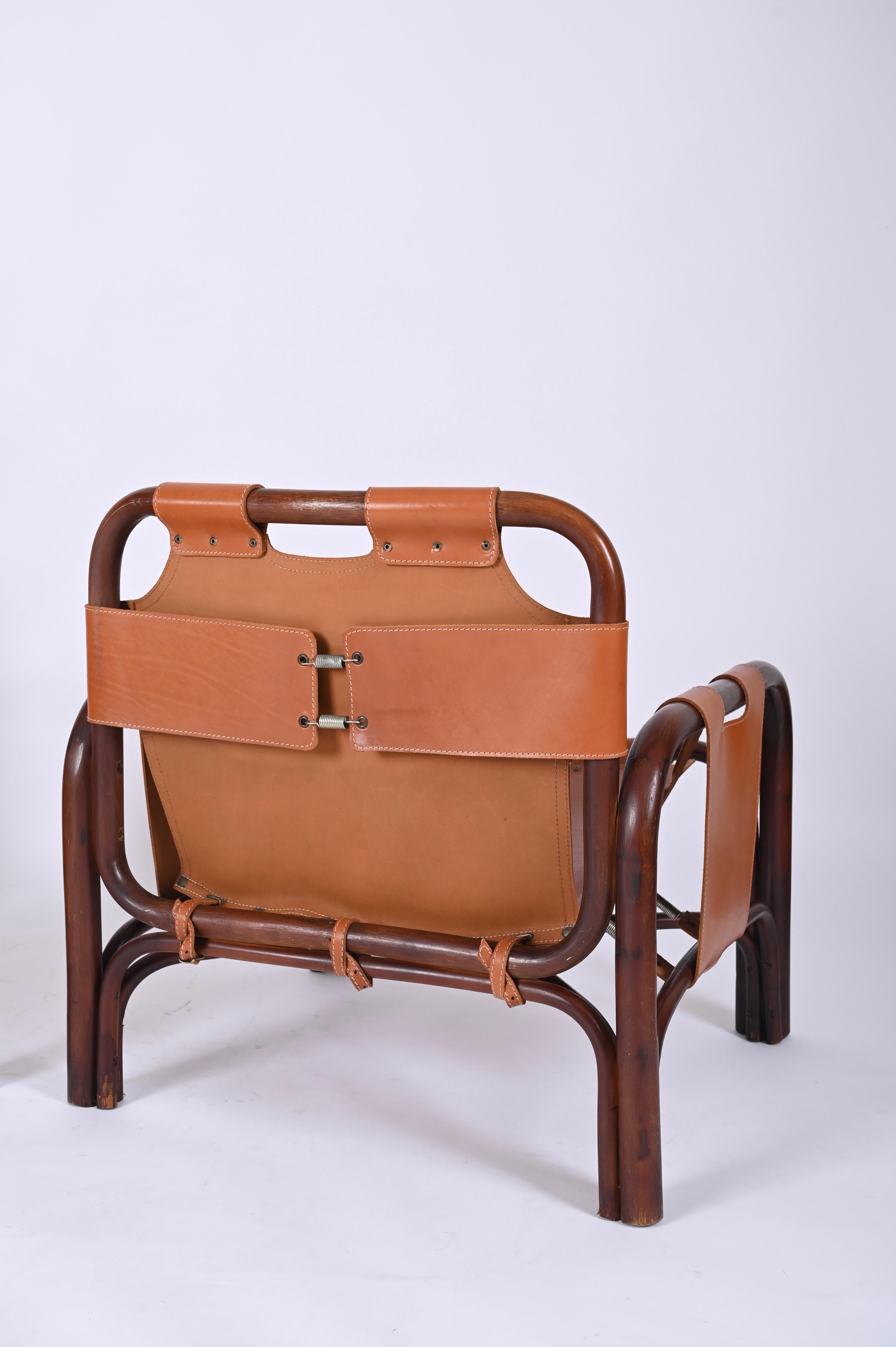 Ensemble de fauteuils et tables italiens en bambou et cuir du milieu du siècle dernier, années 1960 en vente 2