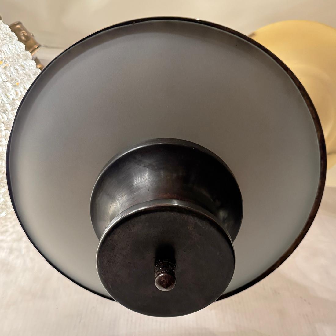 Satinato Set di lampade in bronzo patinato del Medioevo, vendute singolarmente in vendita