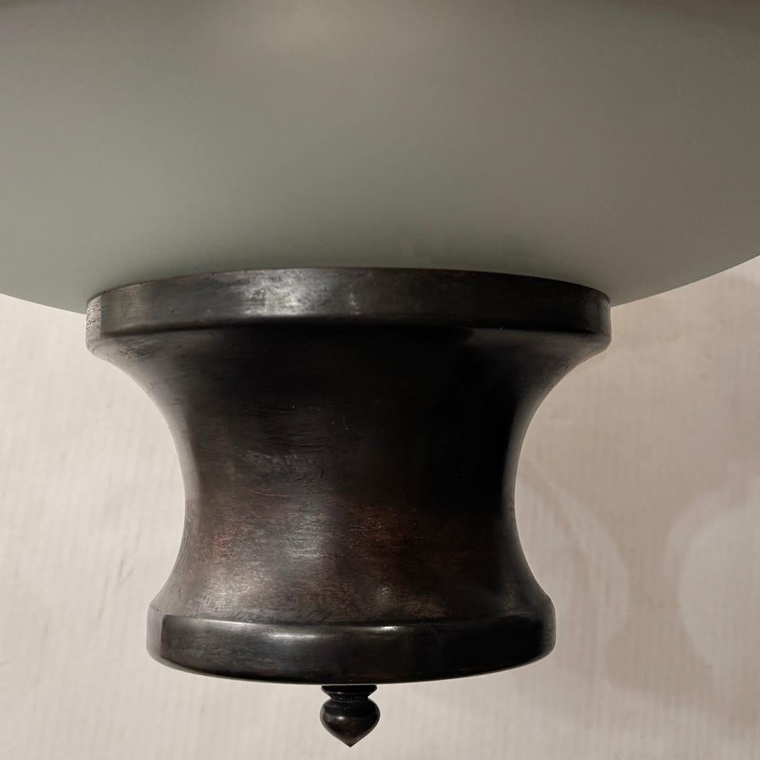 Set di lampade in bronzo patinato del Medioevo, vendute singolarmente In condizioni buone in vendita a New York, NY