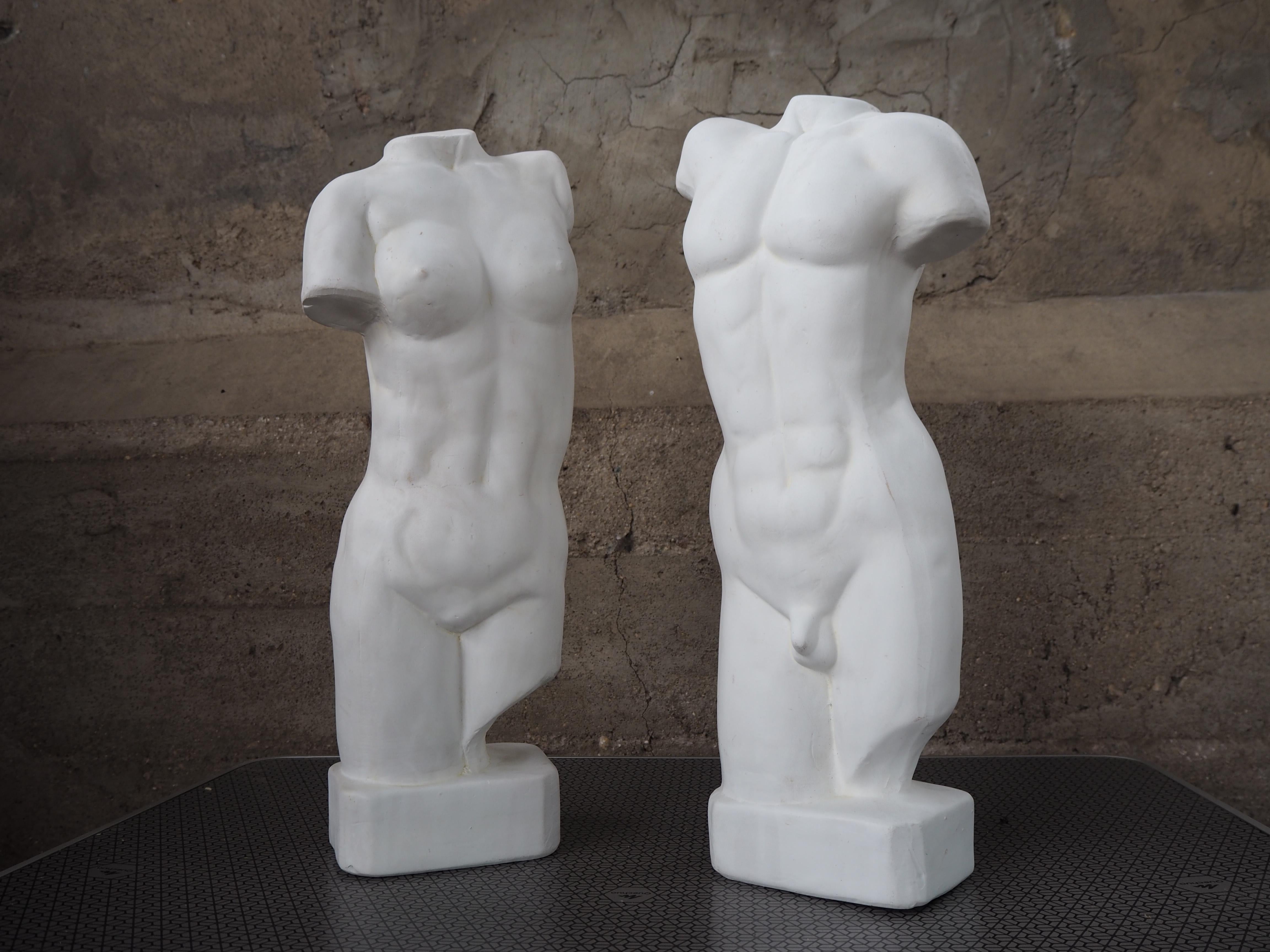 in gesso ceramico
Il prezzo del set di due è per tutti
in  condizioni originali
segno di utilizzo