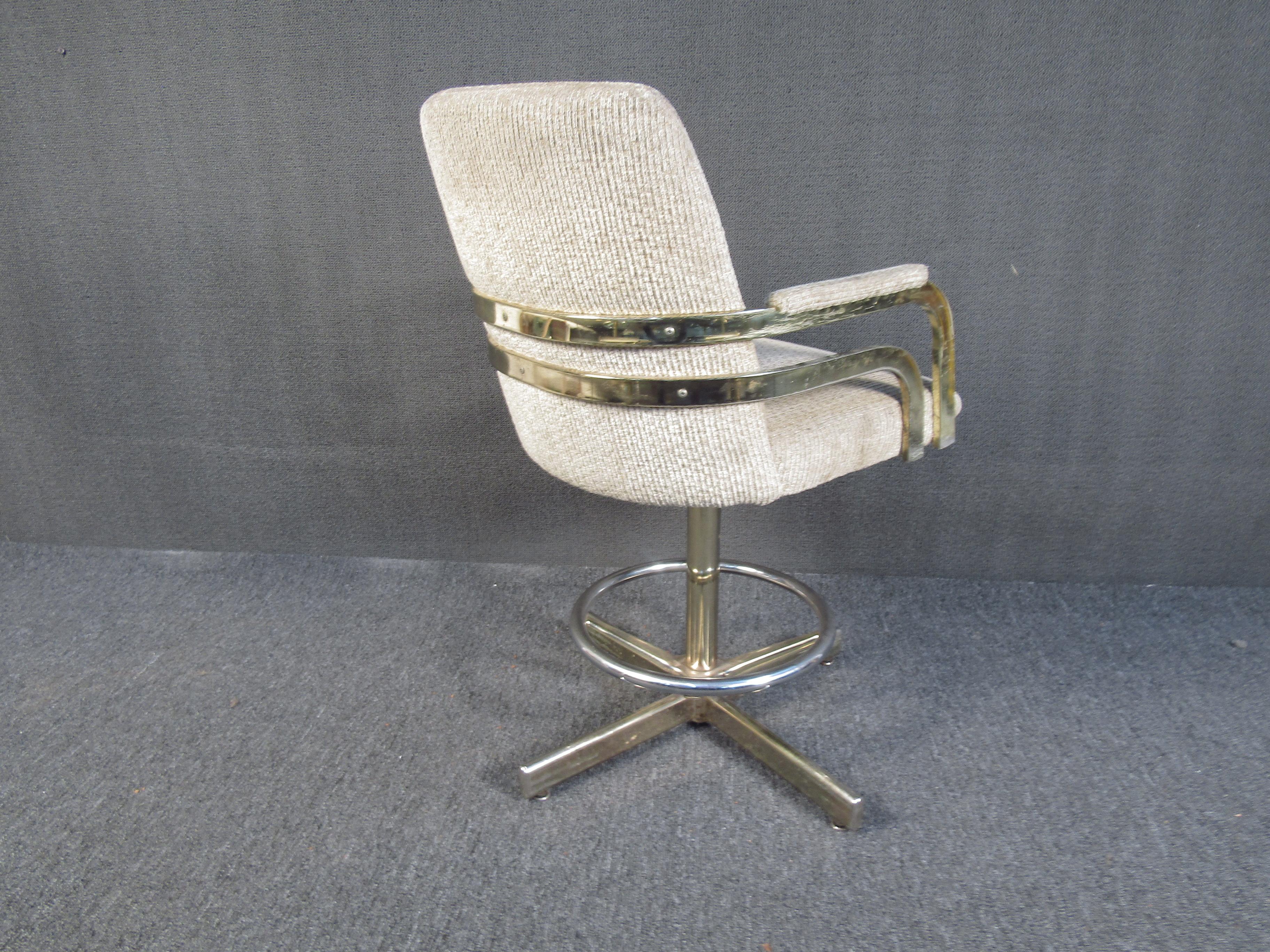 Set of Midcentury Armchairs in Brass - In the style of Milo Baughman 4