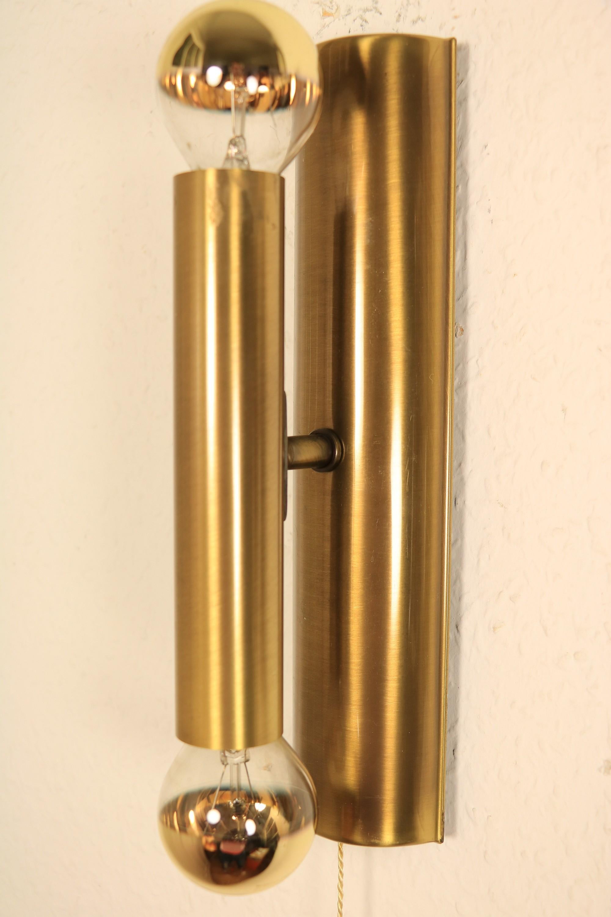 Set of Minimalistic Brass Wall Lights, 1980s In Good Condition For Sale In Berlin, BE