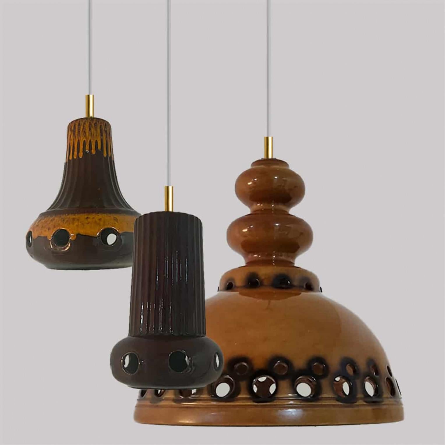 Mid-Century moderno Set di luci a sospensione in ceramica smaltata marrone, Germania, anni '70 in vendita