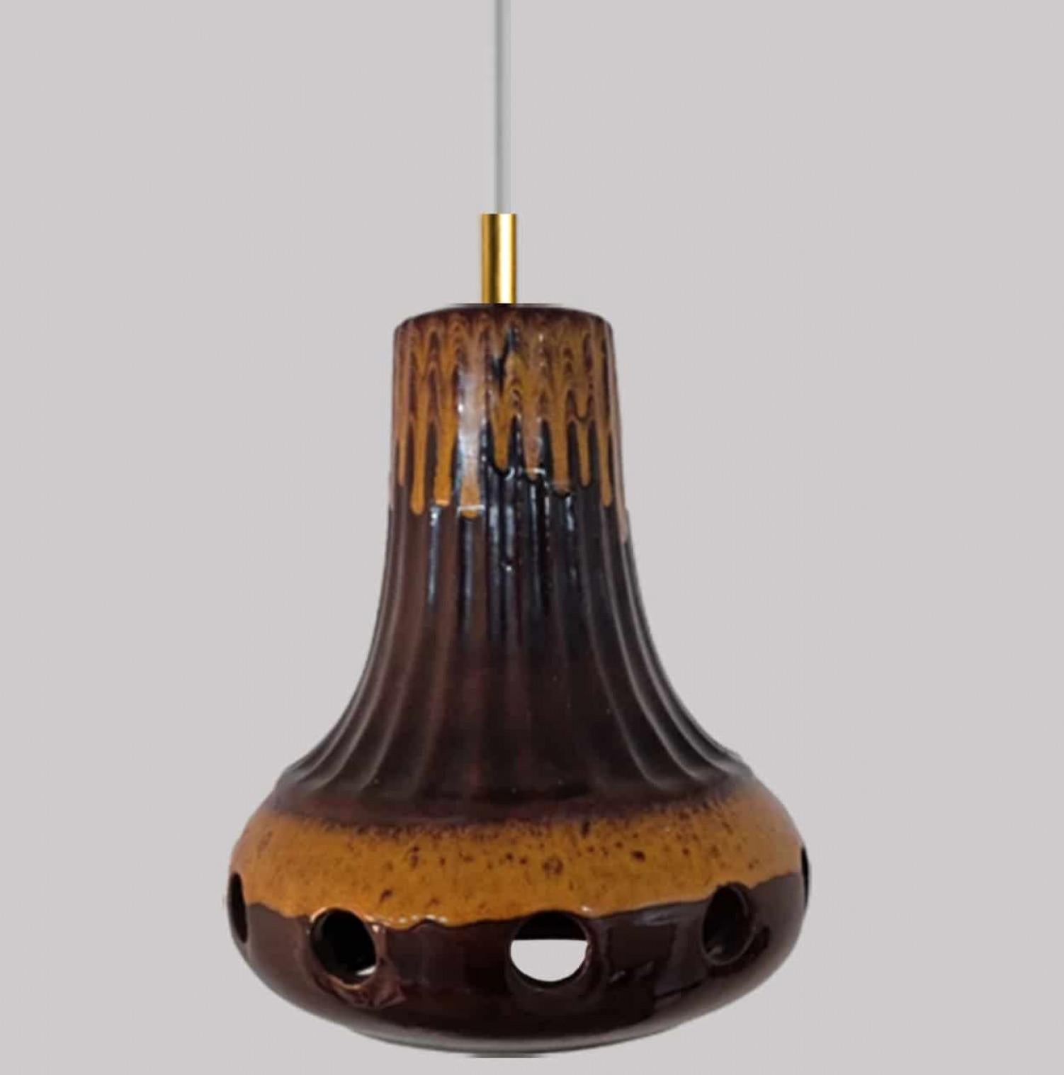 Ensemble de lampes suspendues mixtes en céramique émaillée Brown, Allemagne, années 1970 en vente 1