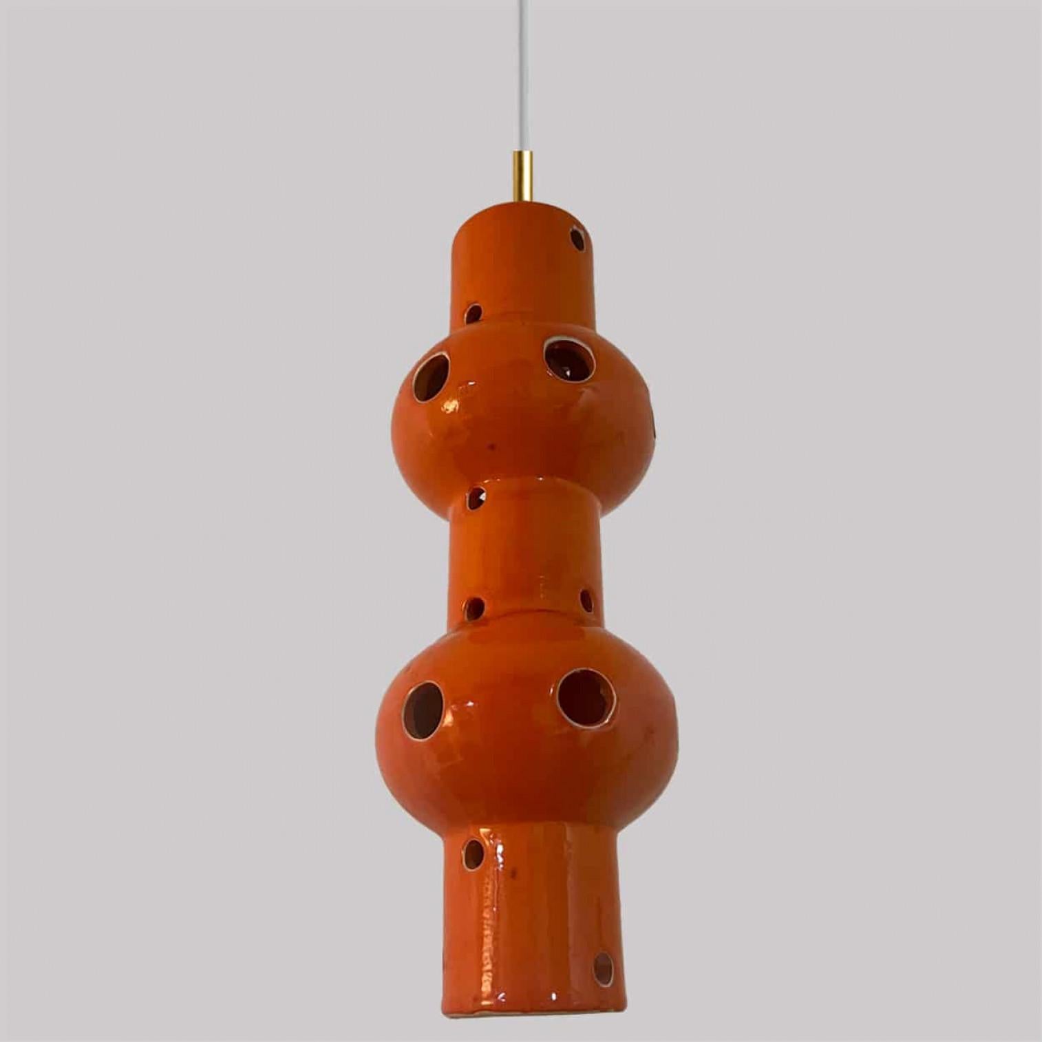 Set di luci a sospensione in ceramica smaltata arancione, Germania, anni '70 in vendita 2