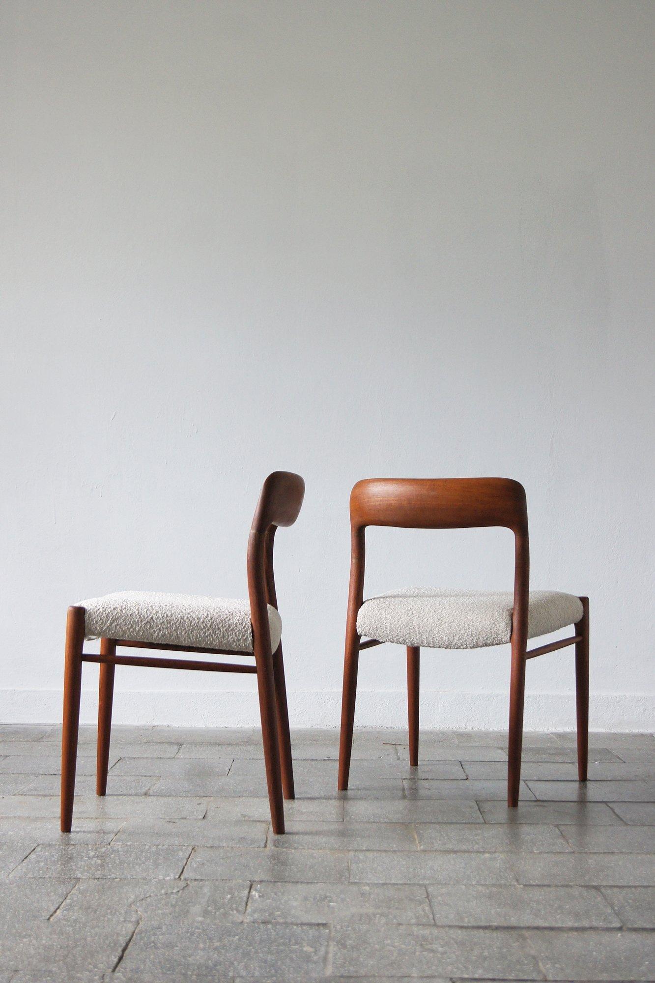 Set of Model 75 Dining Chairs by Niels Otto Moller for J.L. Møllers (Stoff) im Angebot