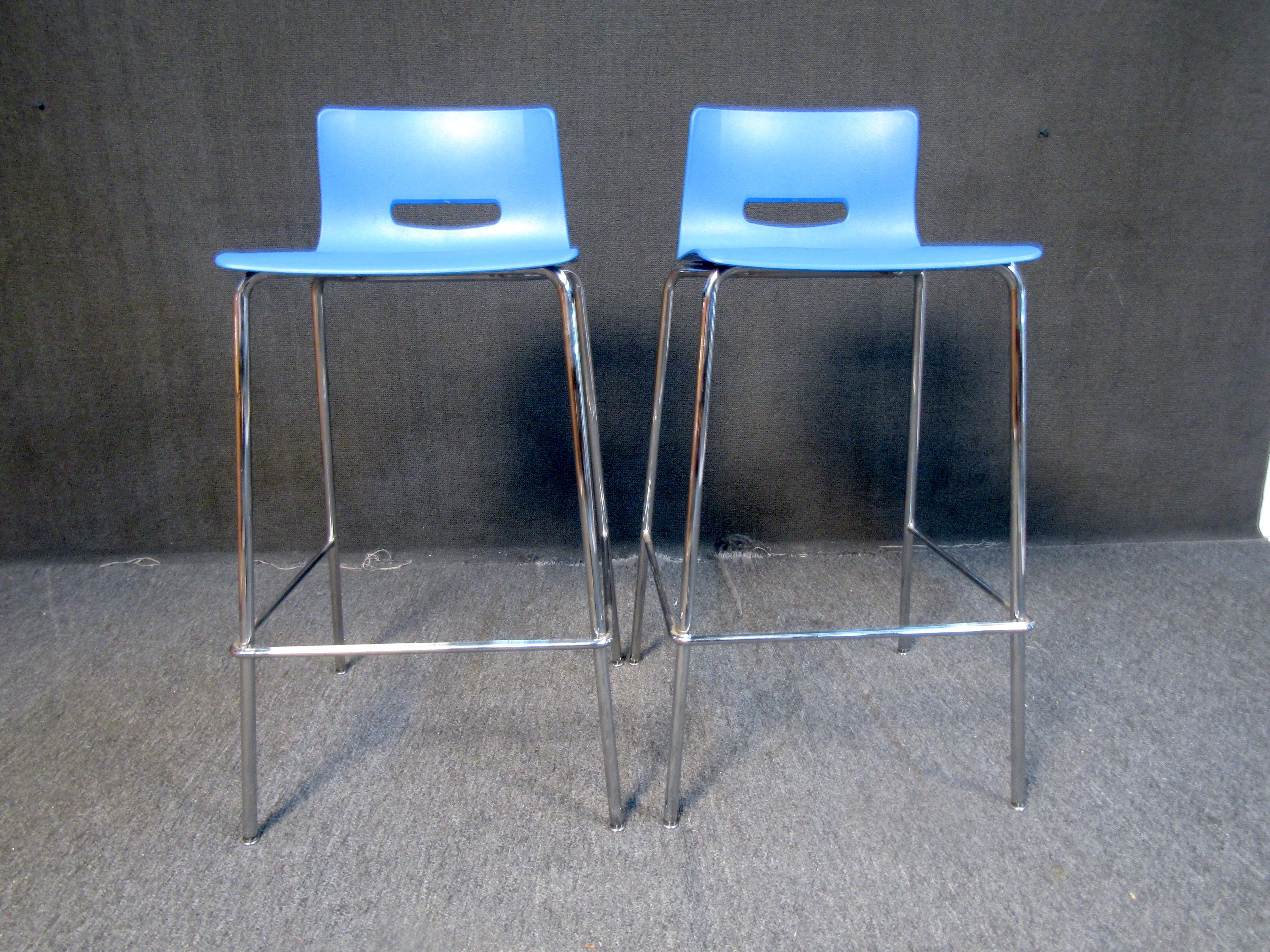 20th Century Set of Modern Bar Stools For Sale