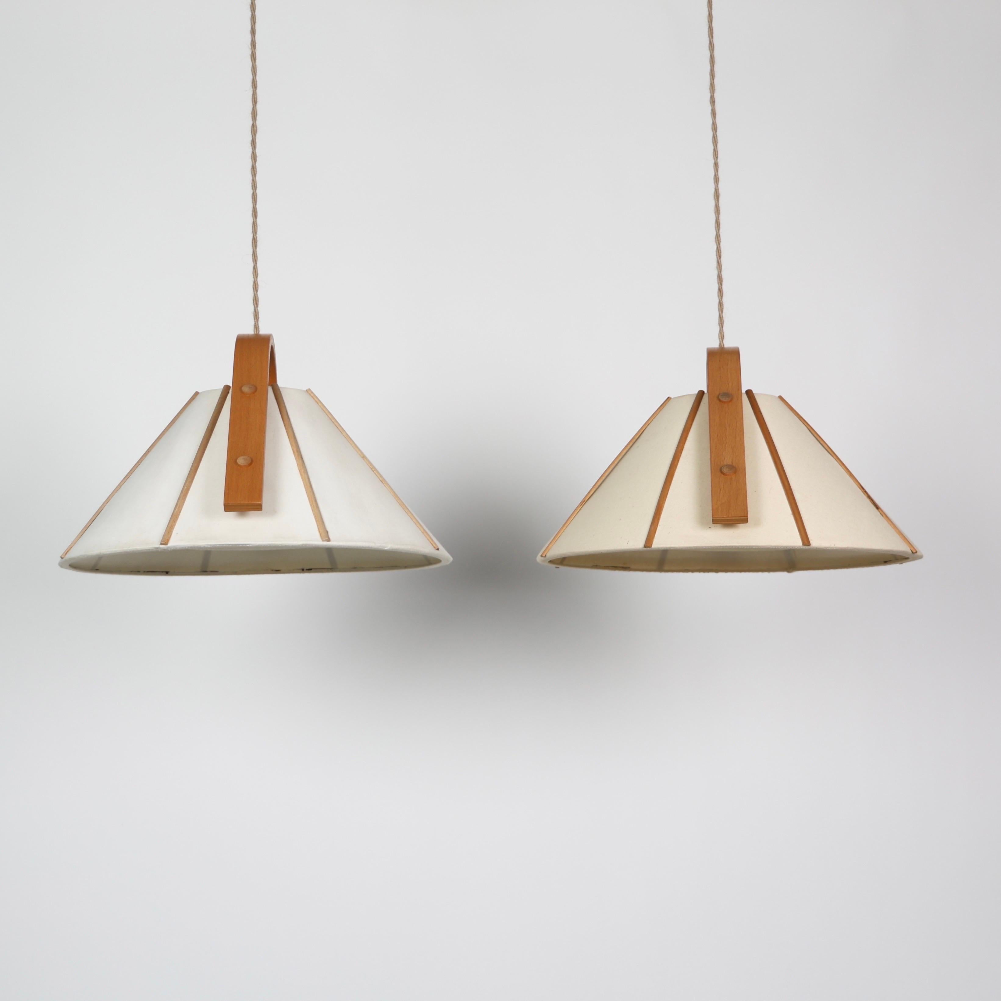 Svedese Set of Modern Beech Wood Pendant Lights by Jan Wickelgren, 1970s, Sweden in vendita