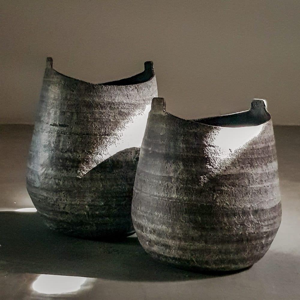 Ensemble de vases sculptés grecs anciens en vente 7