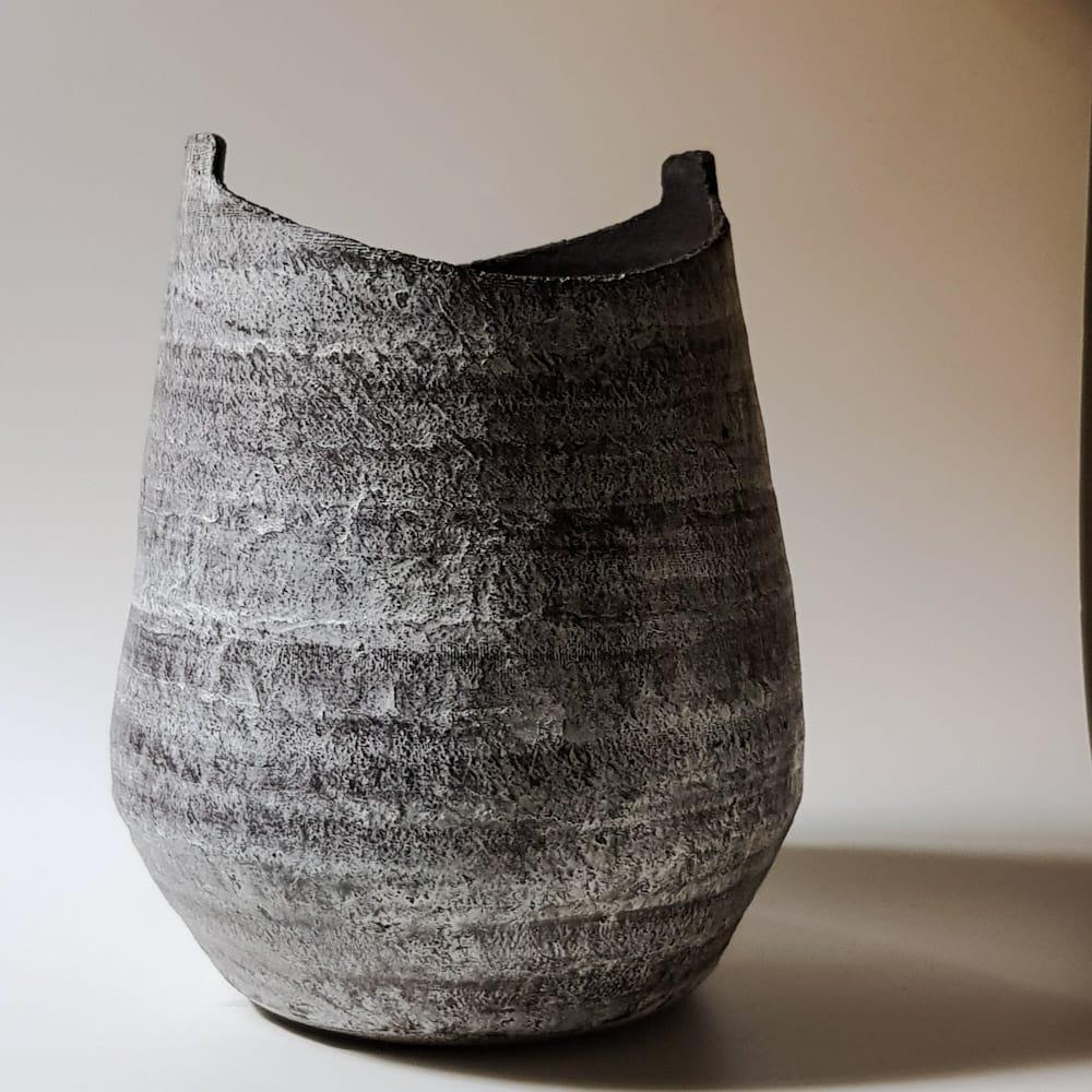 Ensemble de vases sculptés grecs anciens en vente 8