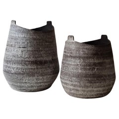 Ensemble de vases sculptés grecs anciens