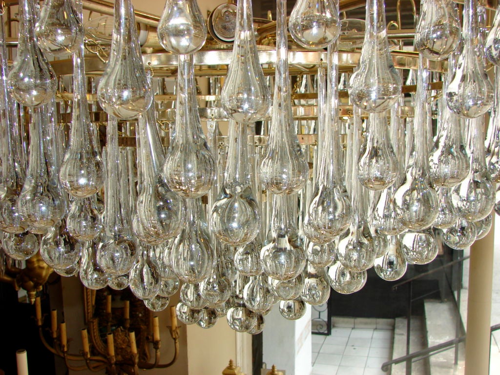 Italiano Set di lampade a goccia in vetro Moderne, vendute singolarmente. in vendita