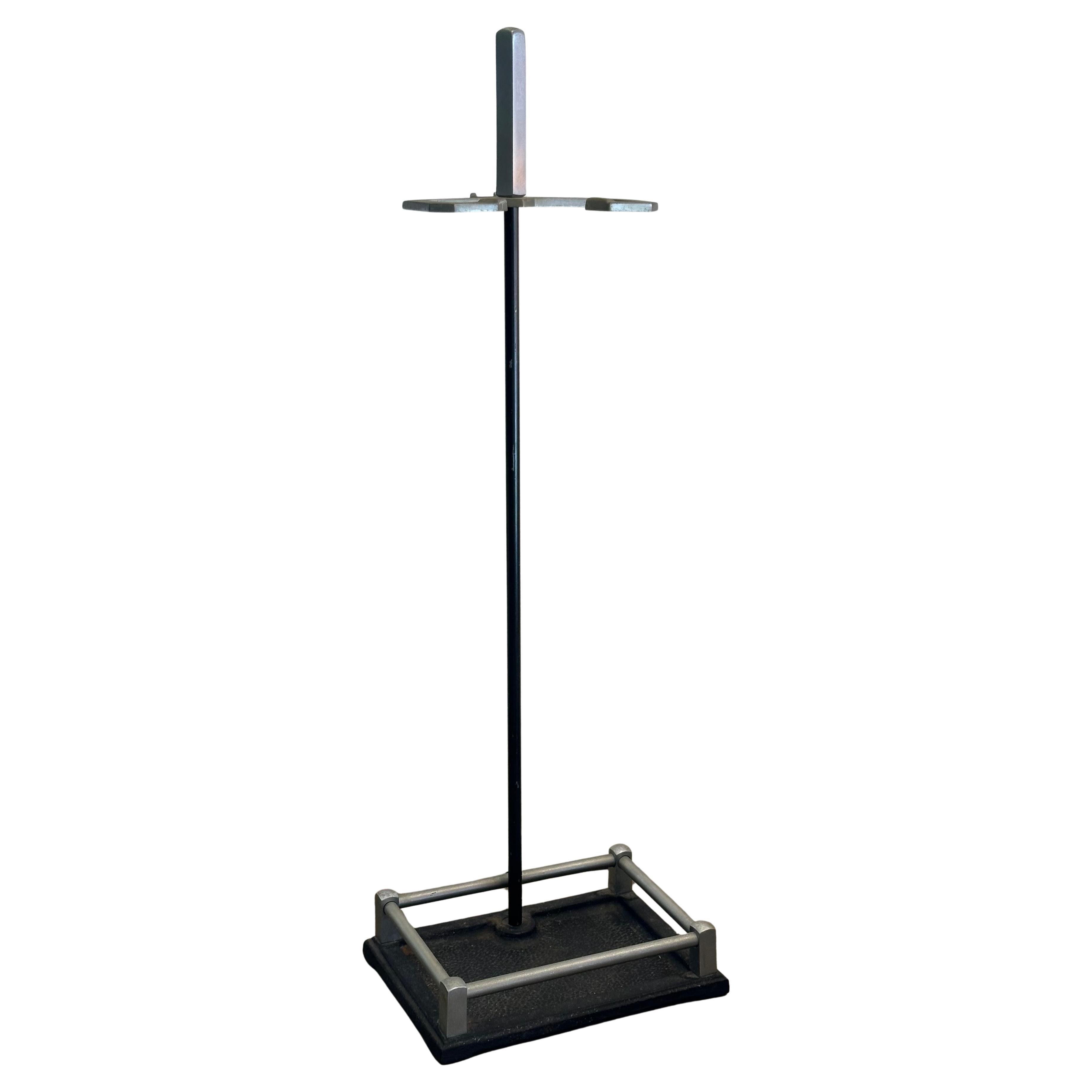 A really nice set of modernist fireplace tools with stand, circa 1980s. There are three tools (shovel, brush and poker) and a single stand in good vintage condition. The set is very heavy and well made; it measures: 9.25