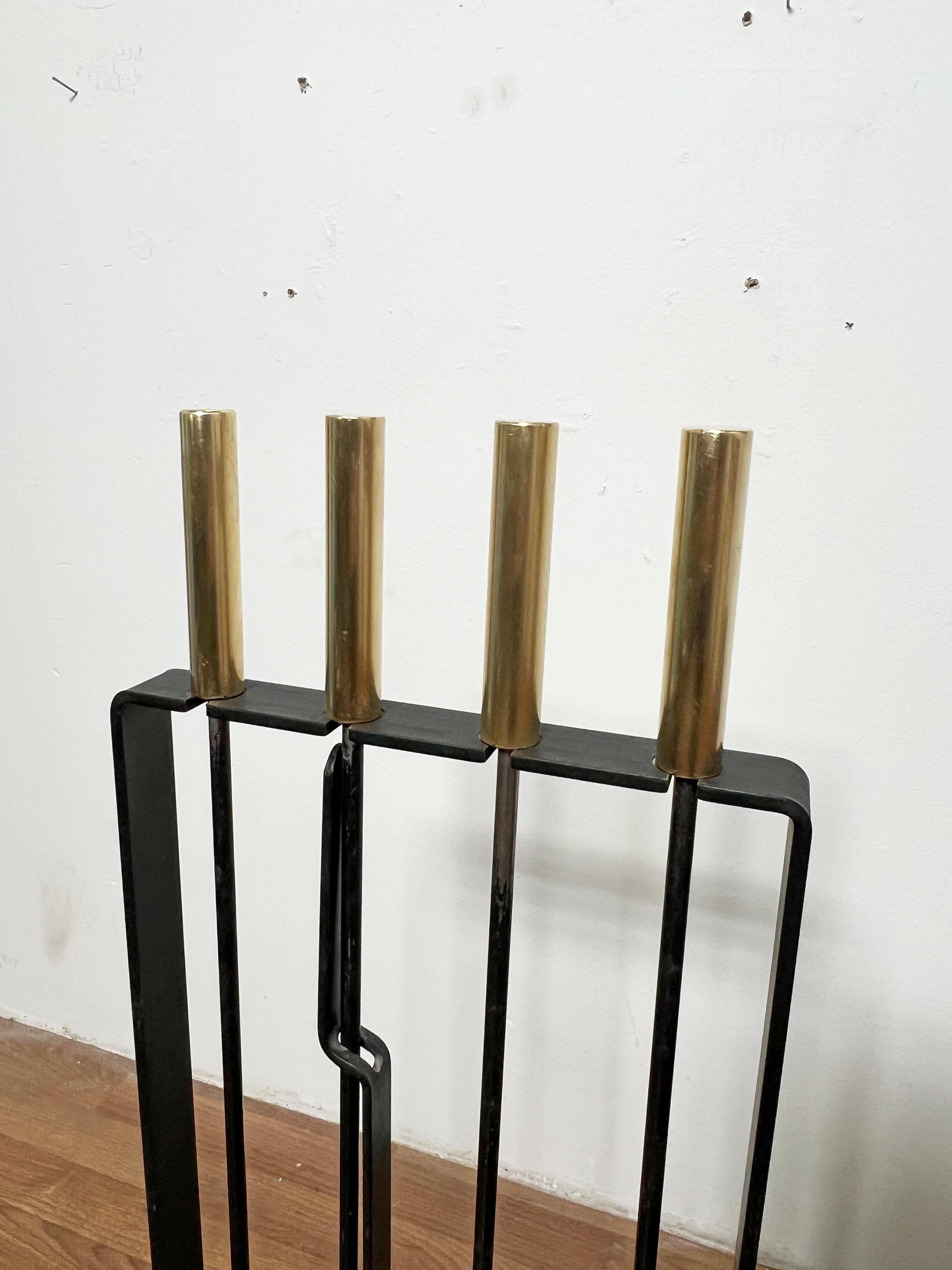 Mid-Century Modern Set of Modernist Pilgrim Mfg. Brass and Wrought Iron Fireplace Tools Circa 1960s For Sale