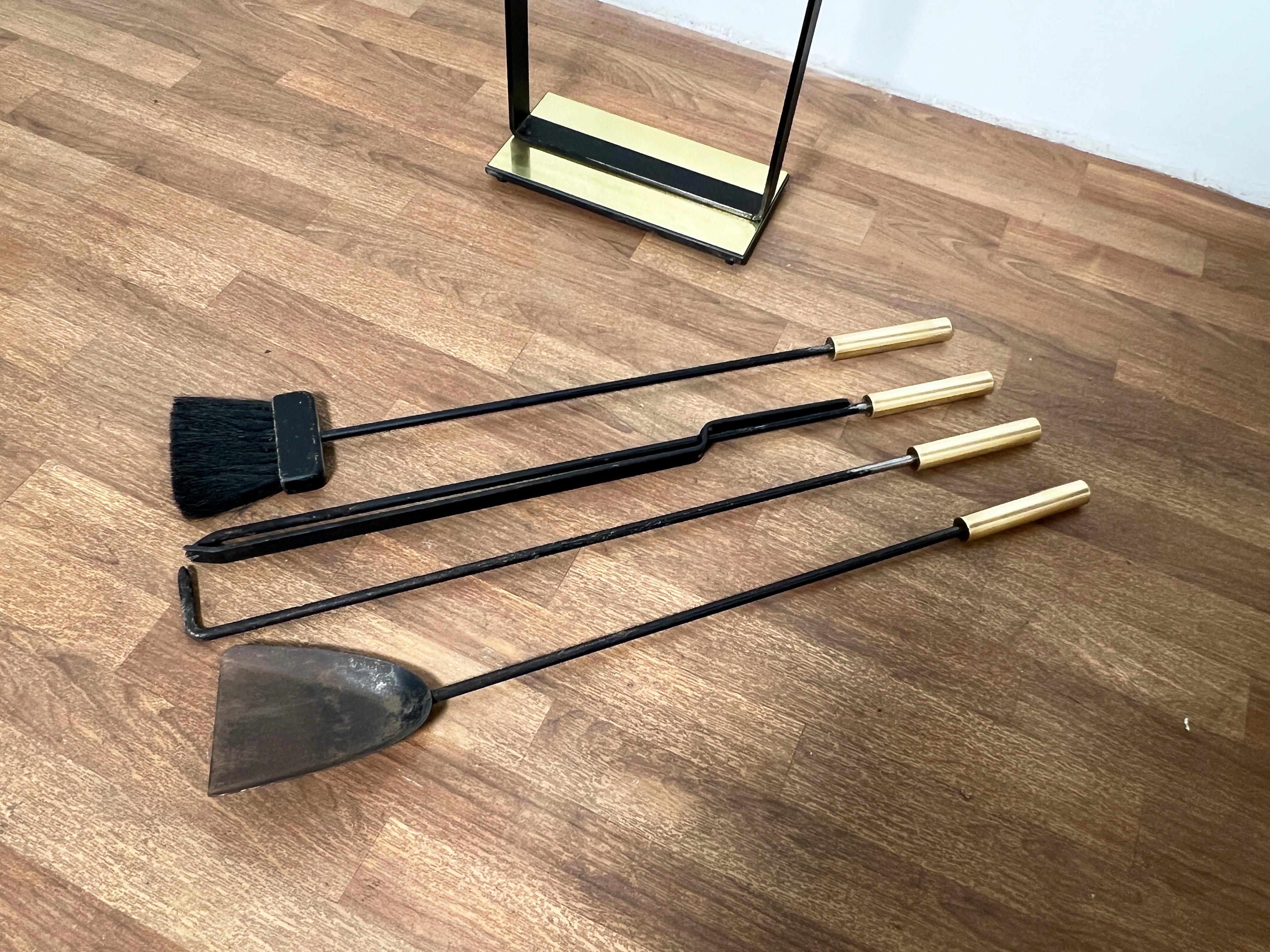 Set of Modernist Pilgrim Mfg. Brass and Wrought Iron Fireplace Tools Circa 1960s In Good Condition For Sale In Peabody, MA