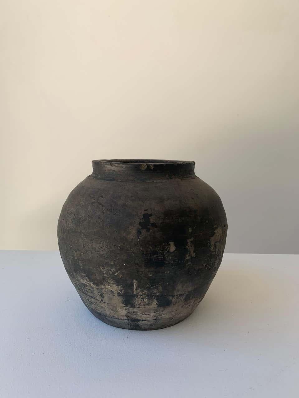 Rustic Set of Monochrome Architectural Clay Pots of Mexican Origin For Sale