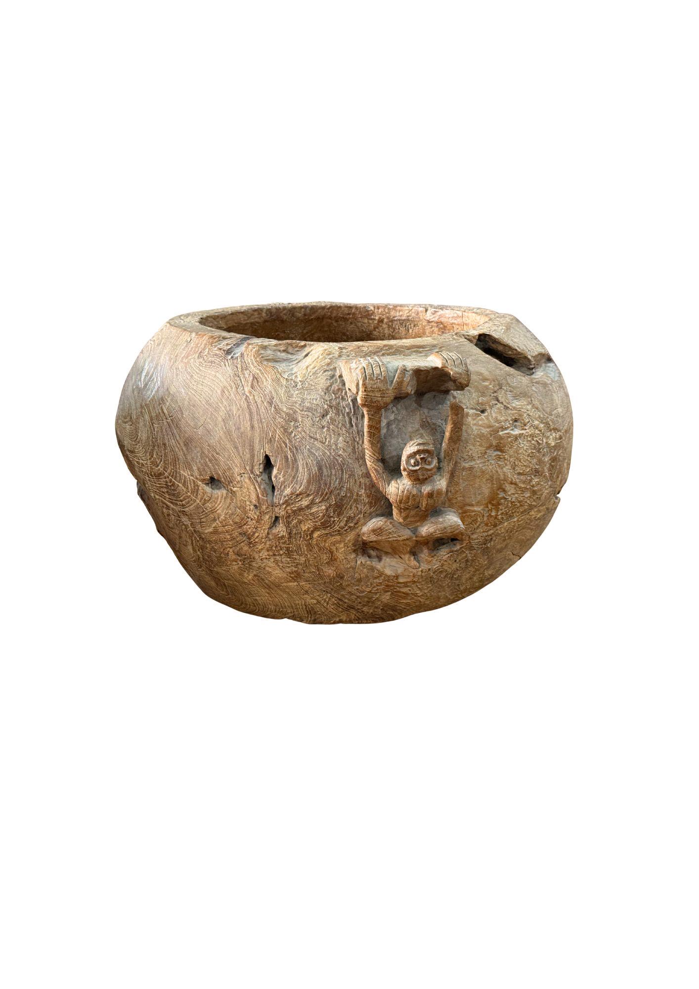 Monumentaler Satz von handgeschnitzten Schalen aus Teak-Maserholz aus der Mitte des 20. im Angebot 3