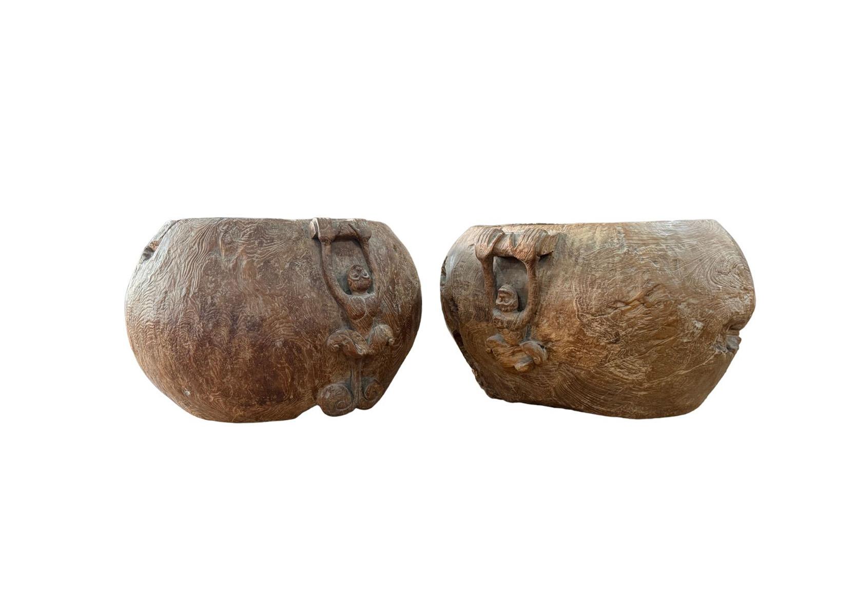 Monumentaler Satz von handgeschnitzten Schalen aus Teak-Maserholz aus der Mitte des 20. im Angebot 5