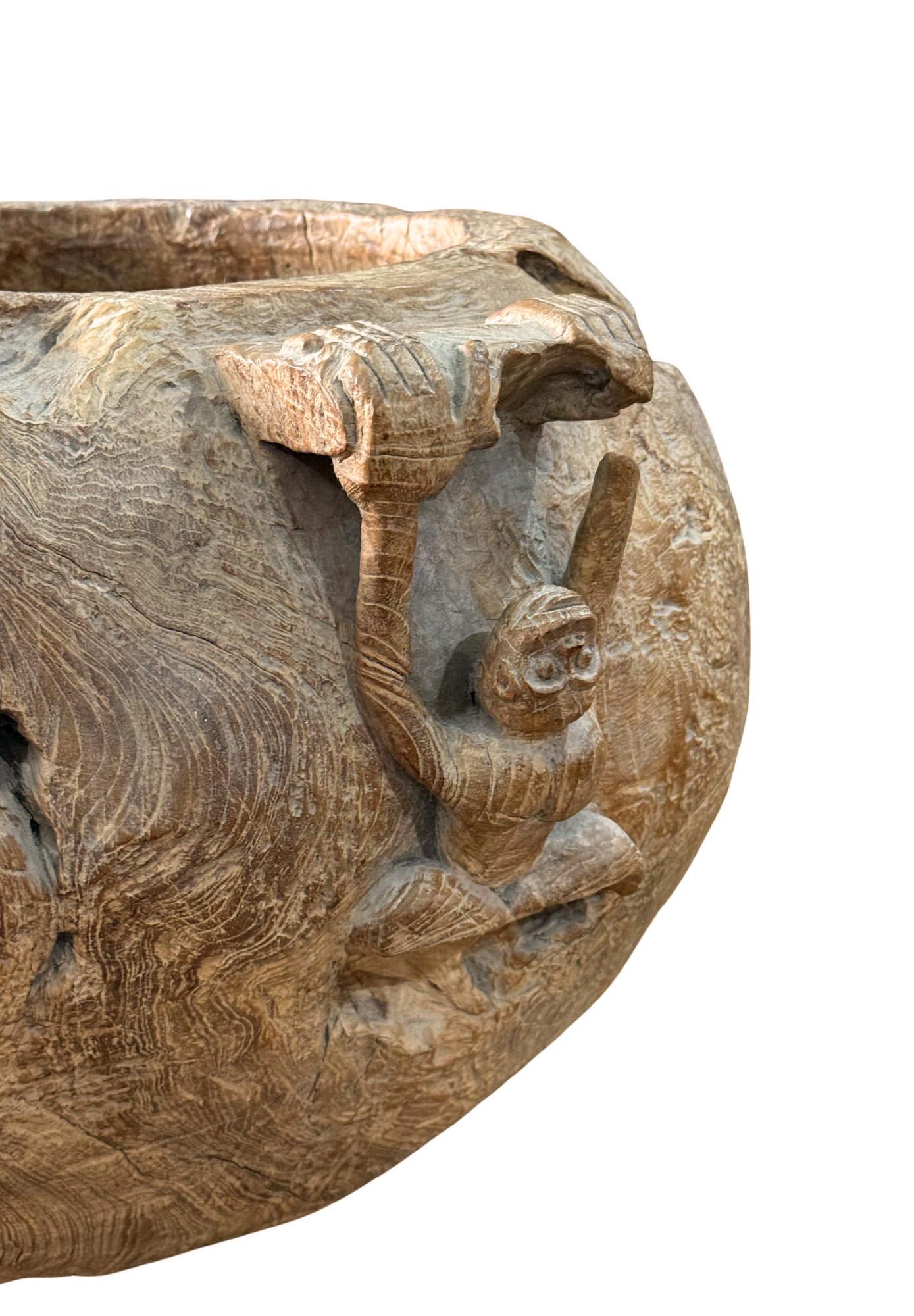 Monumentaler Satz von handgeschnitzten Schalen aus Teak-Maserholz aus der Mitte des 20. im Angebot 7