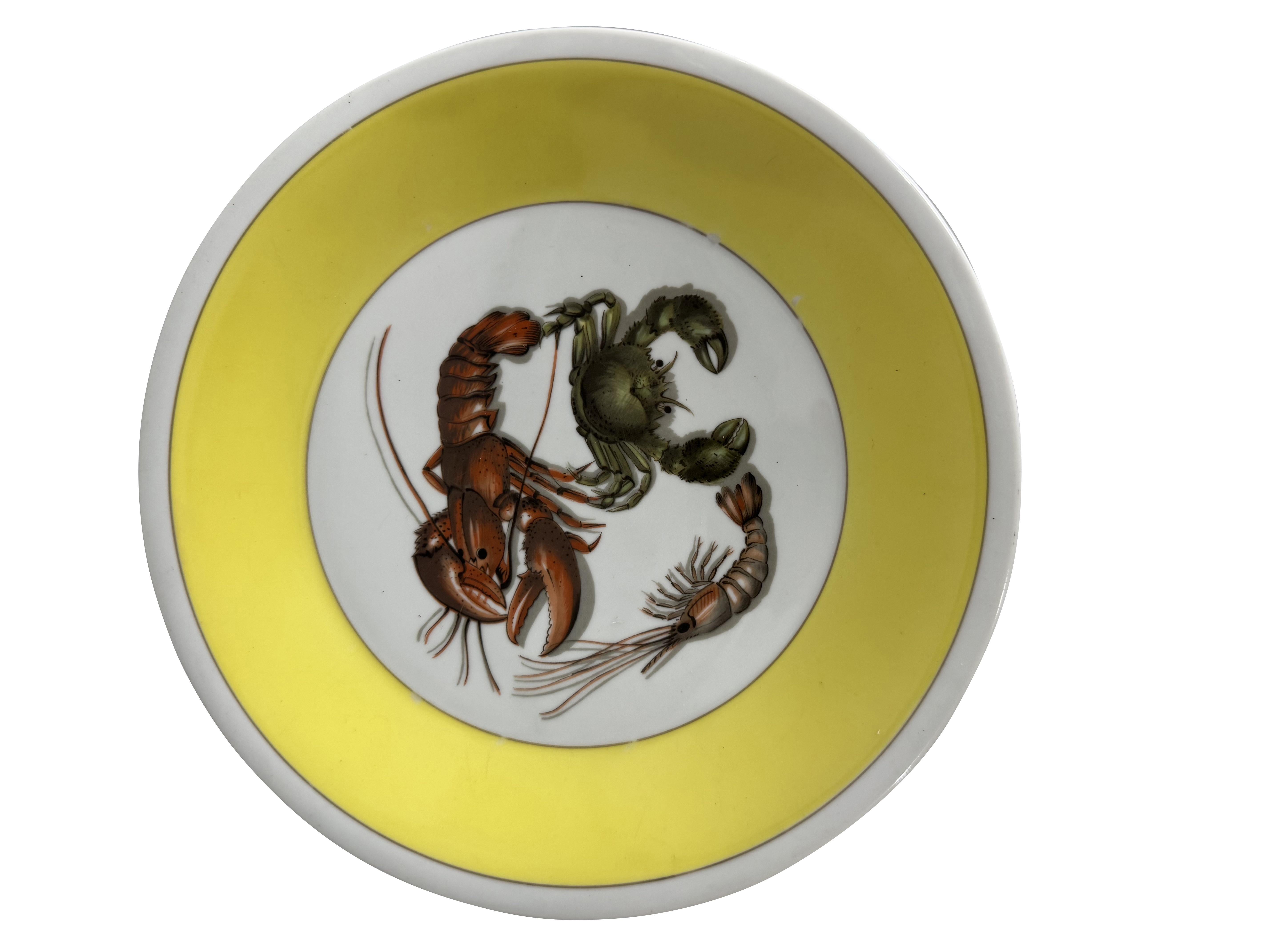 Portuguese Set of Mottahedah Shellfish Plates and Matching Platter For Sale